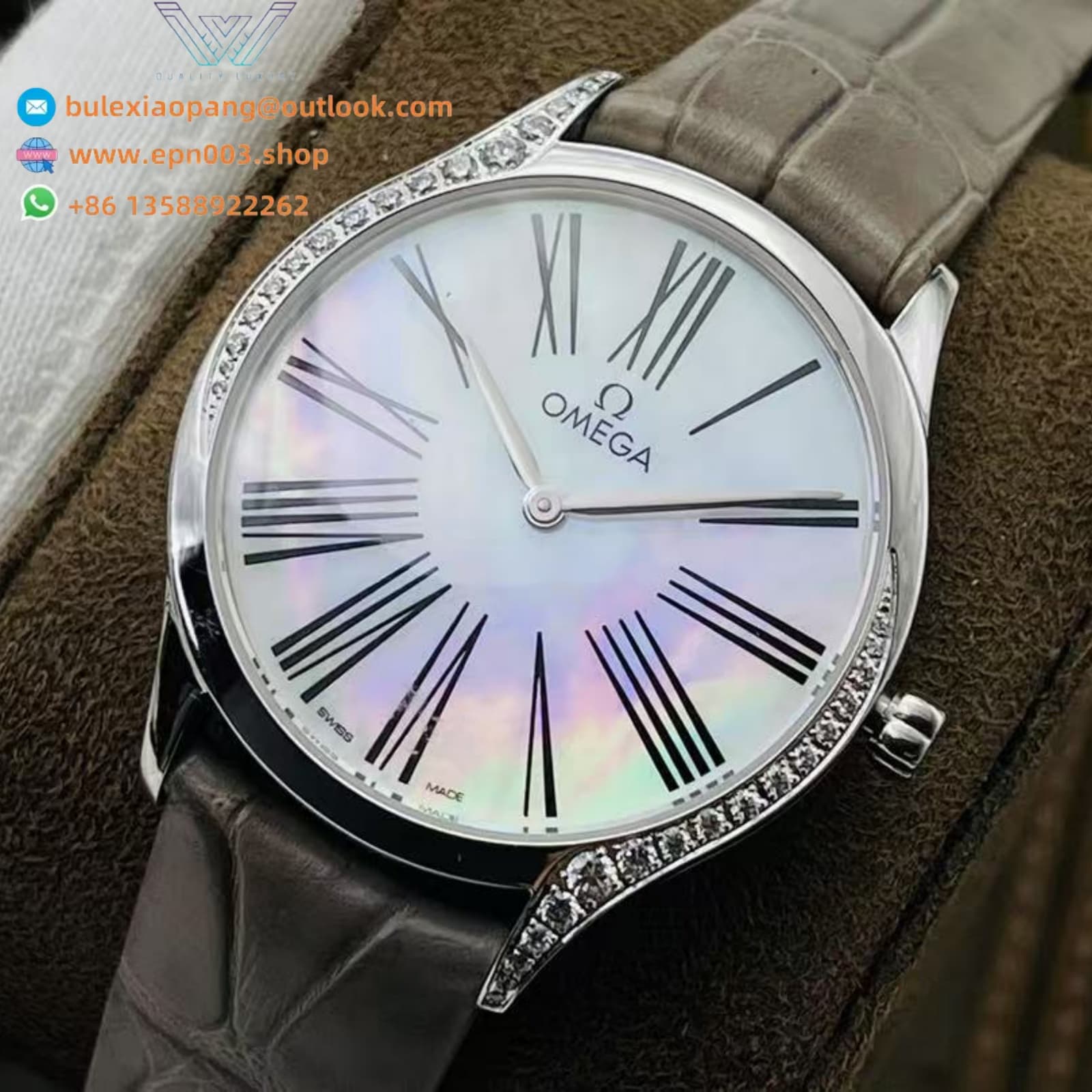 De Ville Tresor Stainless steel with crocodile leather lining 26mm Women Watch