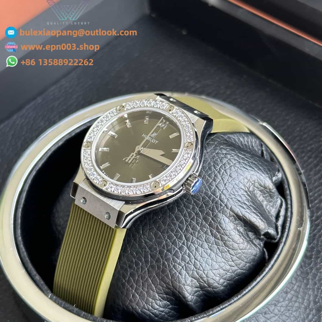 Classic Fusion Titanium Green Diamonds 581.NX.8970.RX.1104 33mm Women Watch