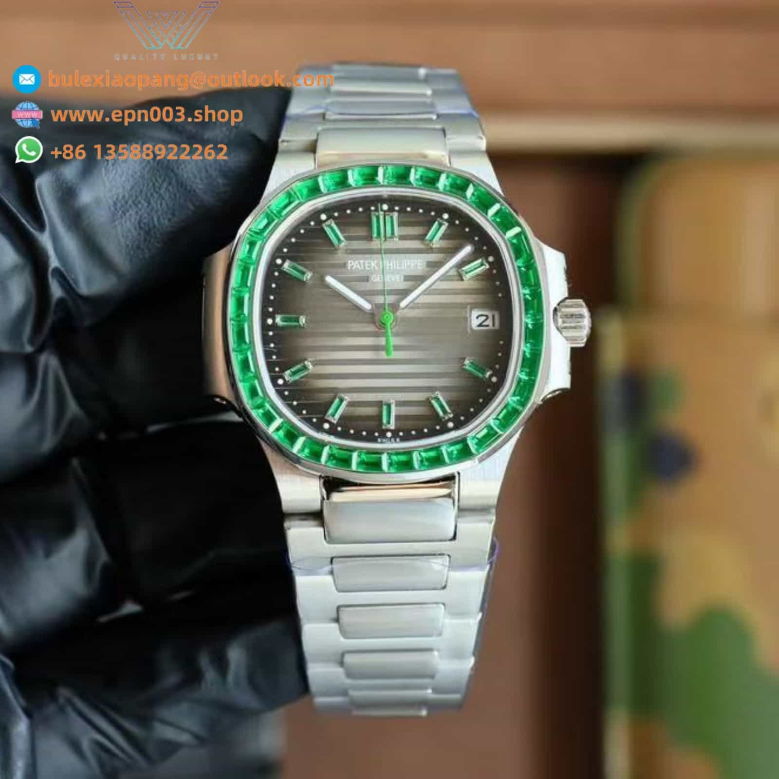 Nautilus 5711/113P-001 Platinum Emeralds Black Dial 40mm Men Watch
