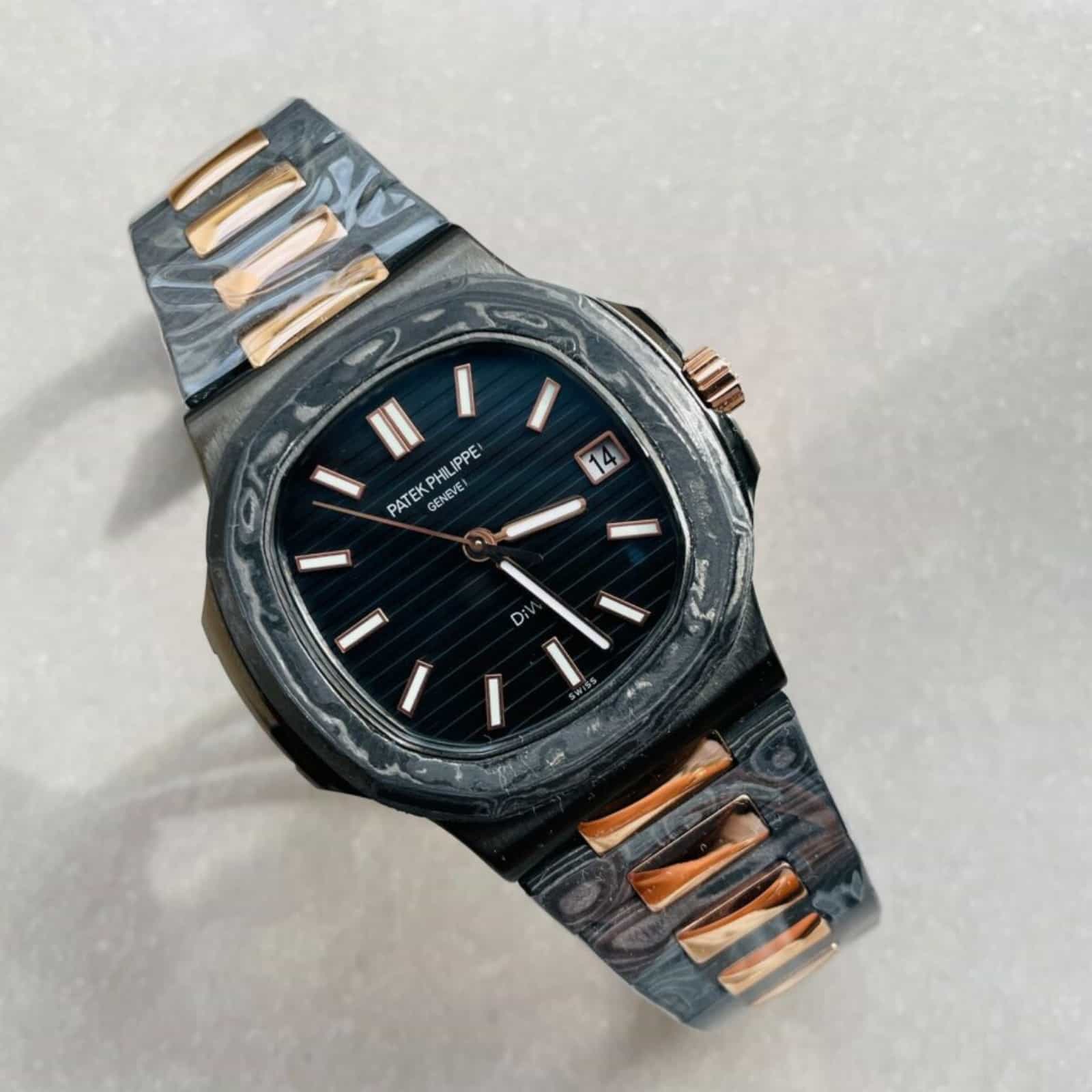 Nautilus 5711 DIW Carbon DIWF Edition Black Textured Dial on Carbon/RG Bracelet 40mm Men Watch