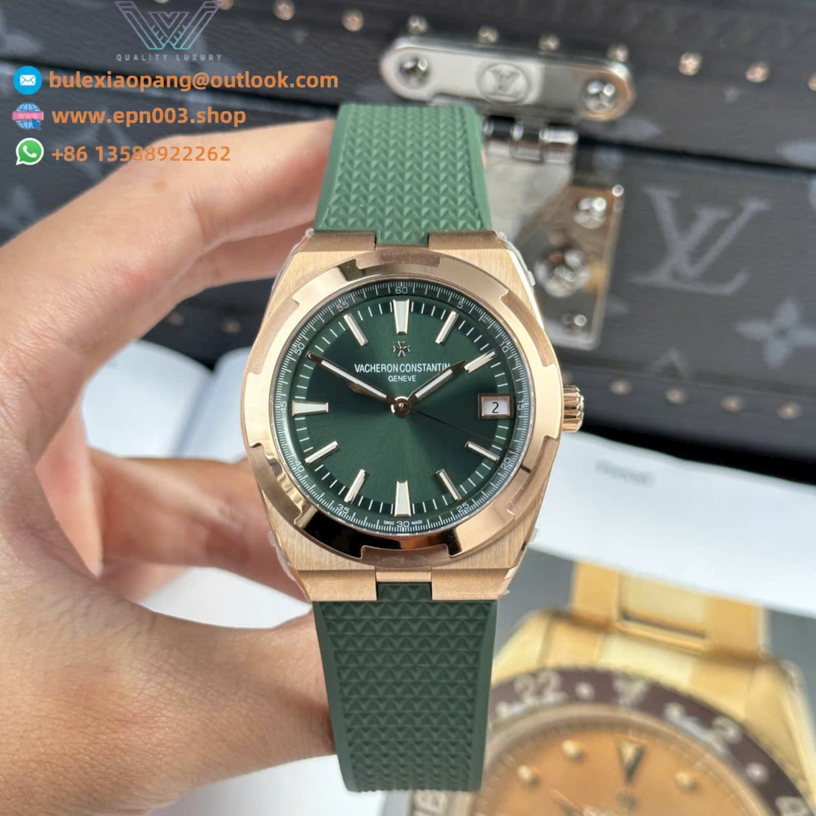 Overseas 4500V Green Dial Rubber Strap 41mm Men Watch