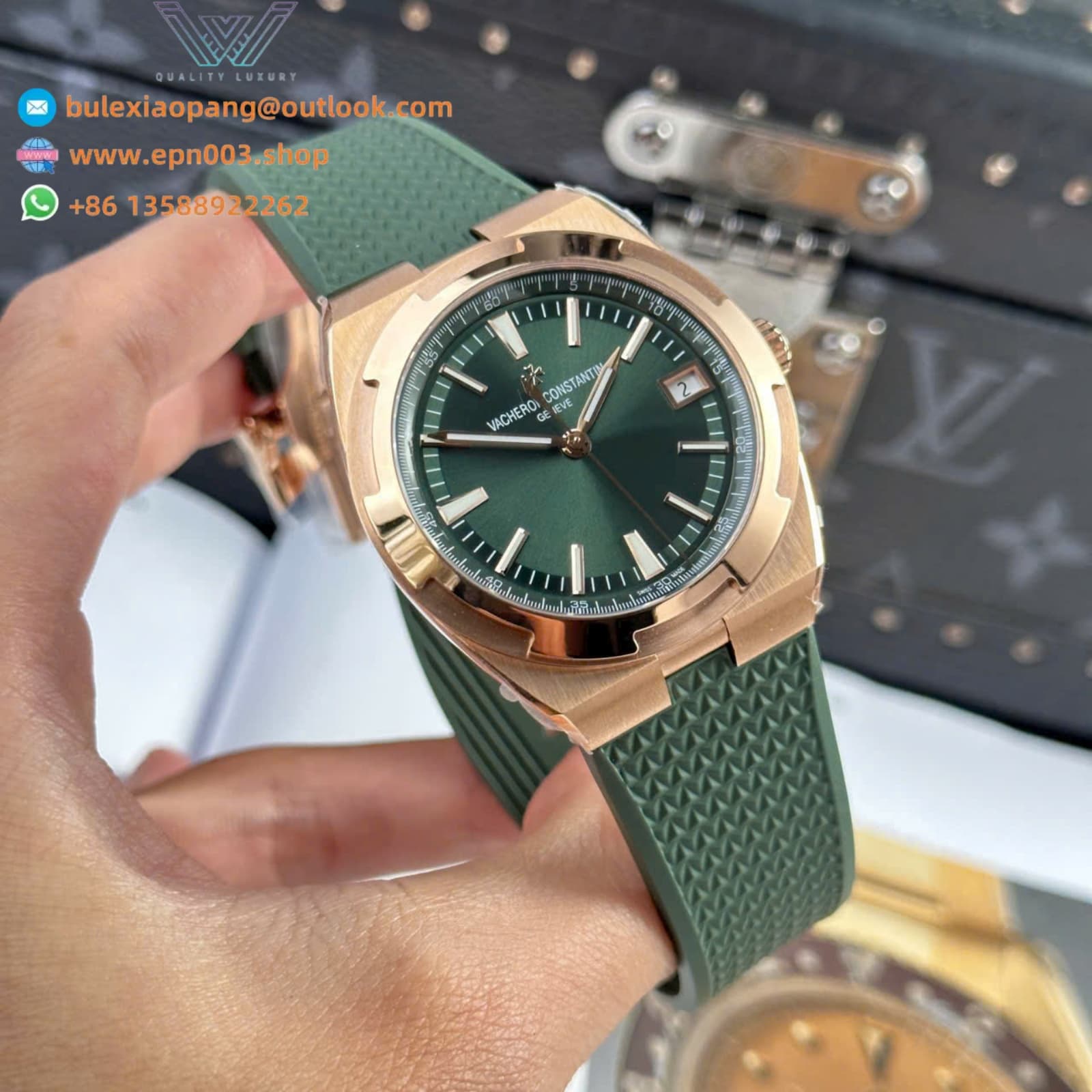 Overseas 4500V Green Dial Rubber Strap 41mm Men Watch