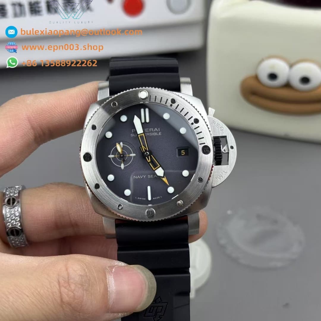 Submersible GMT Navy SEALs Stainless Steel Black Dial PAM01323 44mm Men Watch
