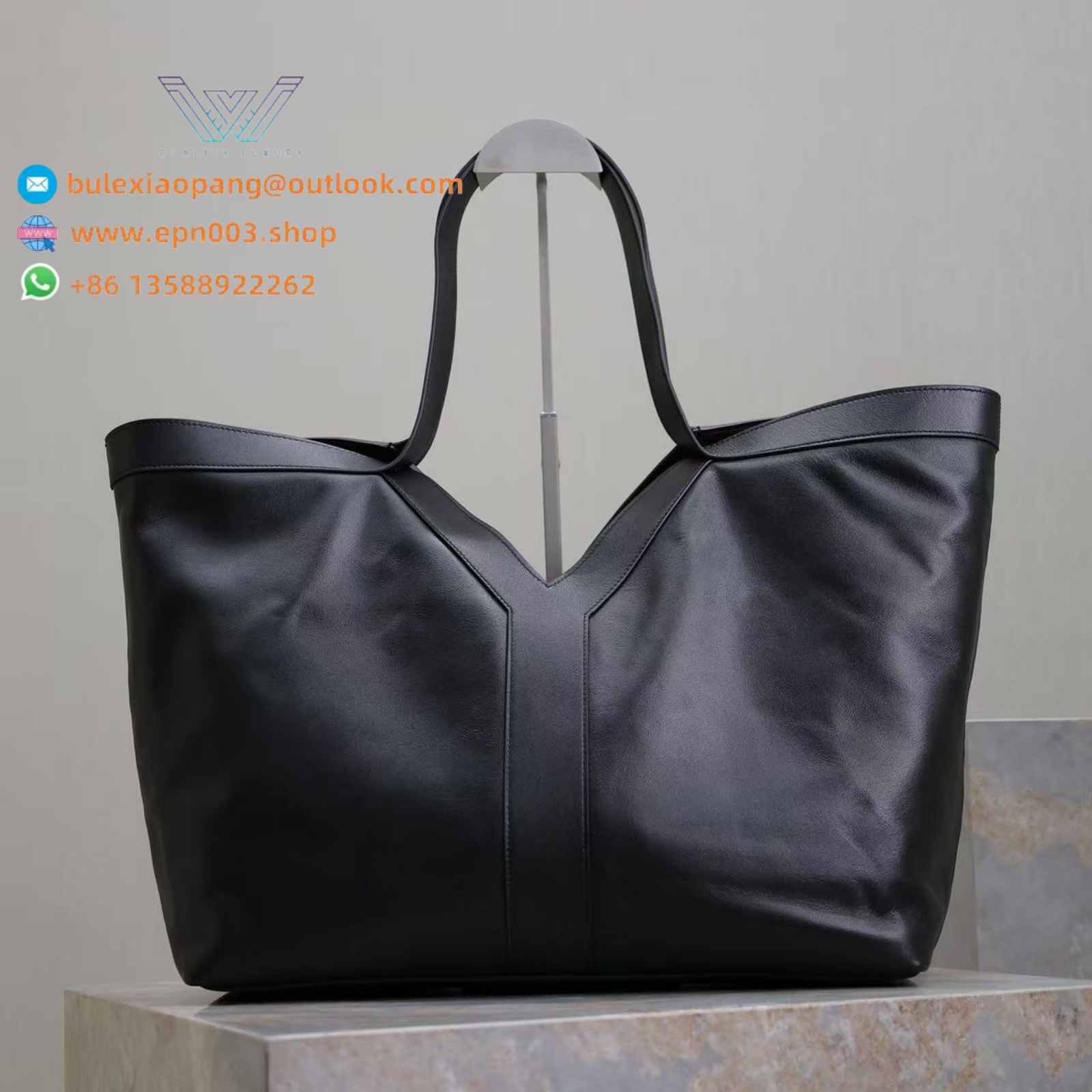 Y Large Tote In Leather - 820672AAEIF1000