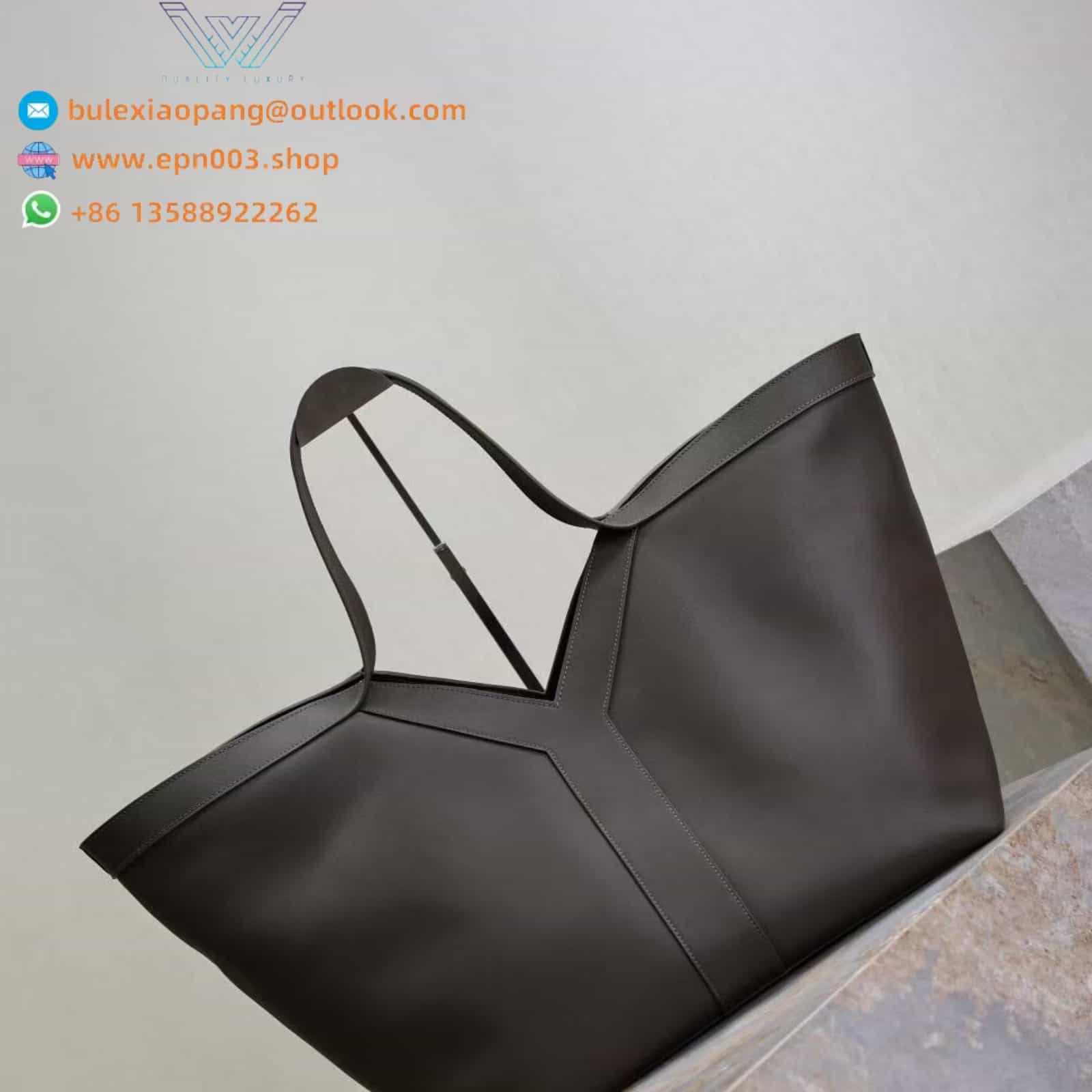 Y LARGE TOTE IN SMOOTH LEATHER LIGHT MUSK - 820672AAE5O3212