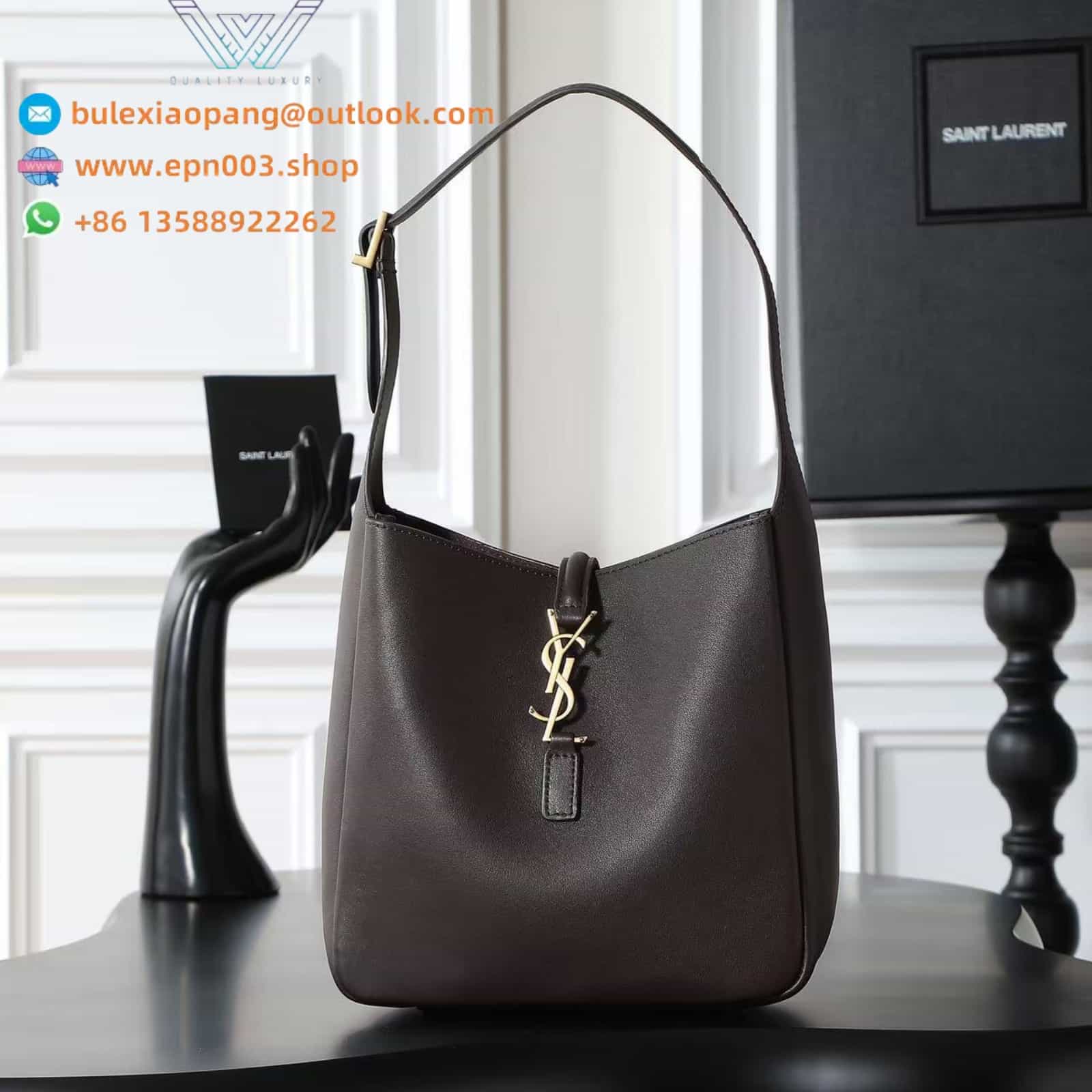 LE 5 À 7 SUPPLE SMALL IN GRAINED LEATHER ARABICA - 850533AAAUQ2877