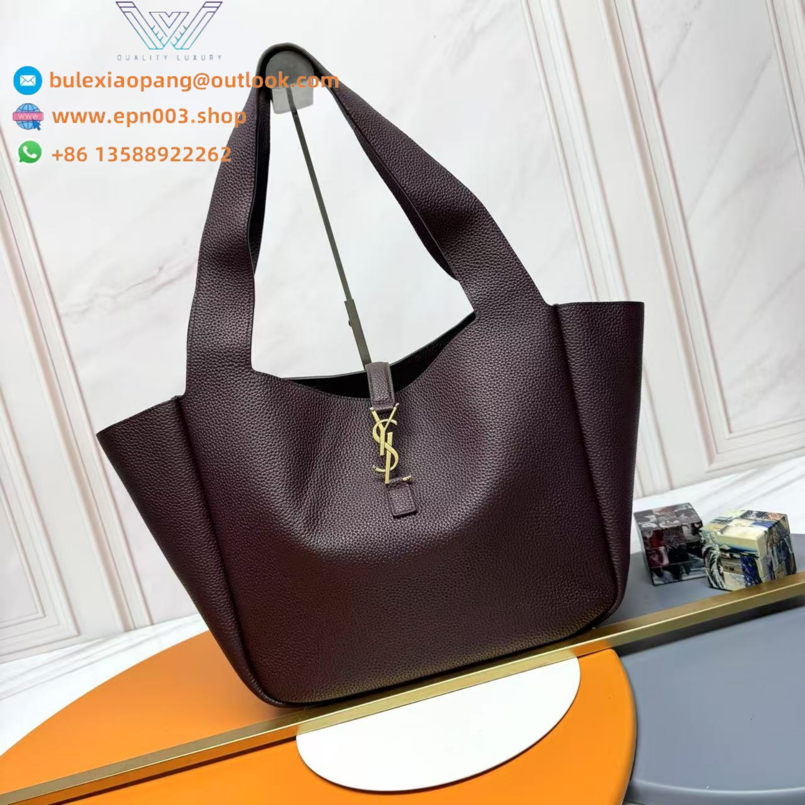 LE 5 À 7 BEA IN GRAINED LEATHER RAISIN - 763435AAAUQ6988