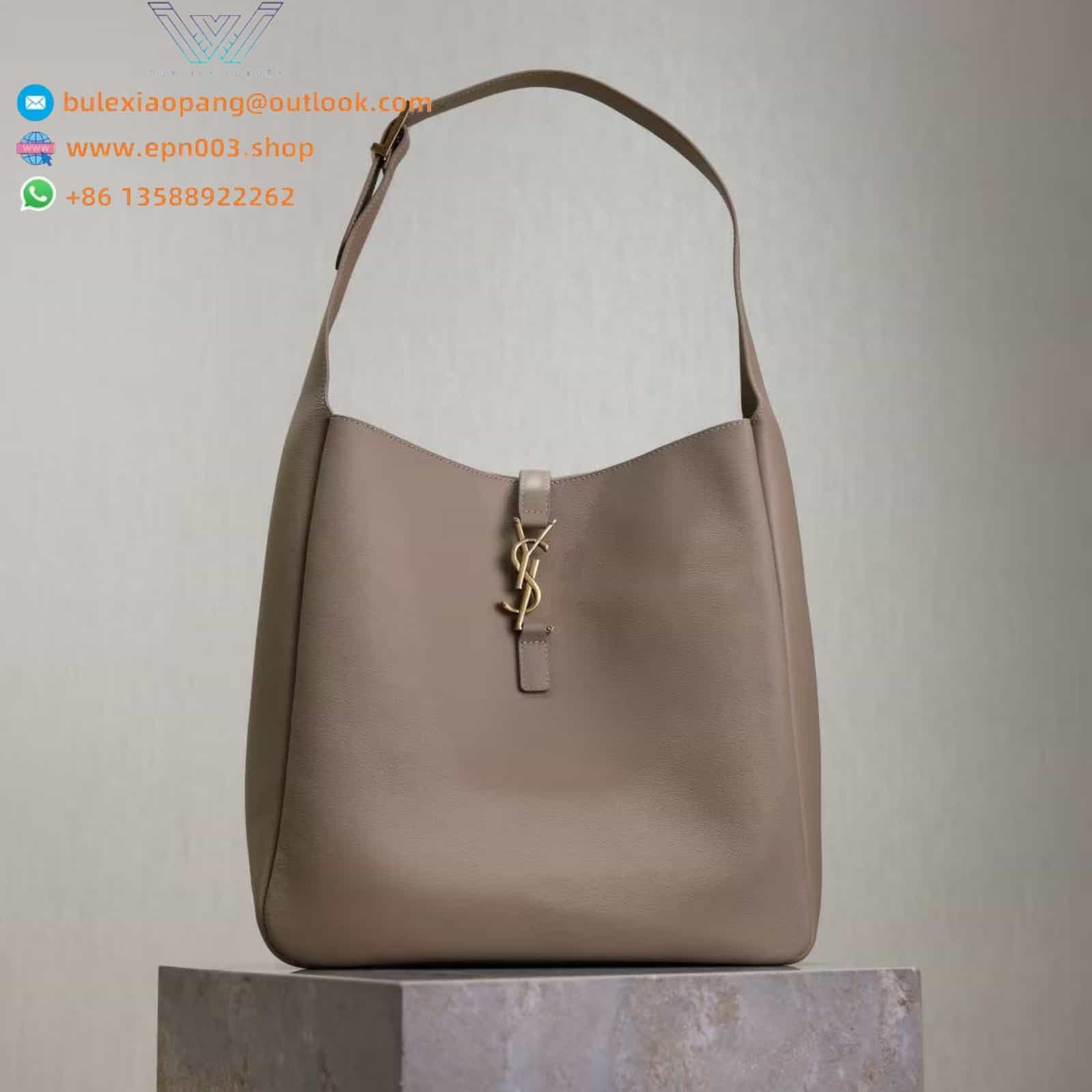 LE 5 À 7 SUPPLE SMALL IN GRAINED LEATHER PECAN BROWN - 713938AAAUQ2426