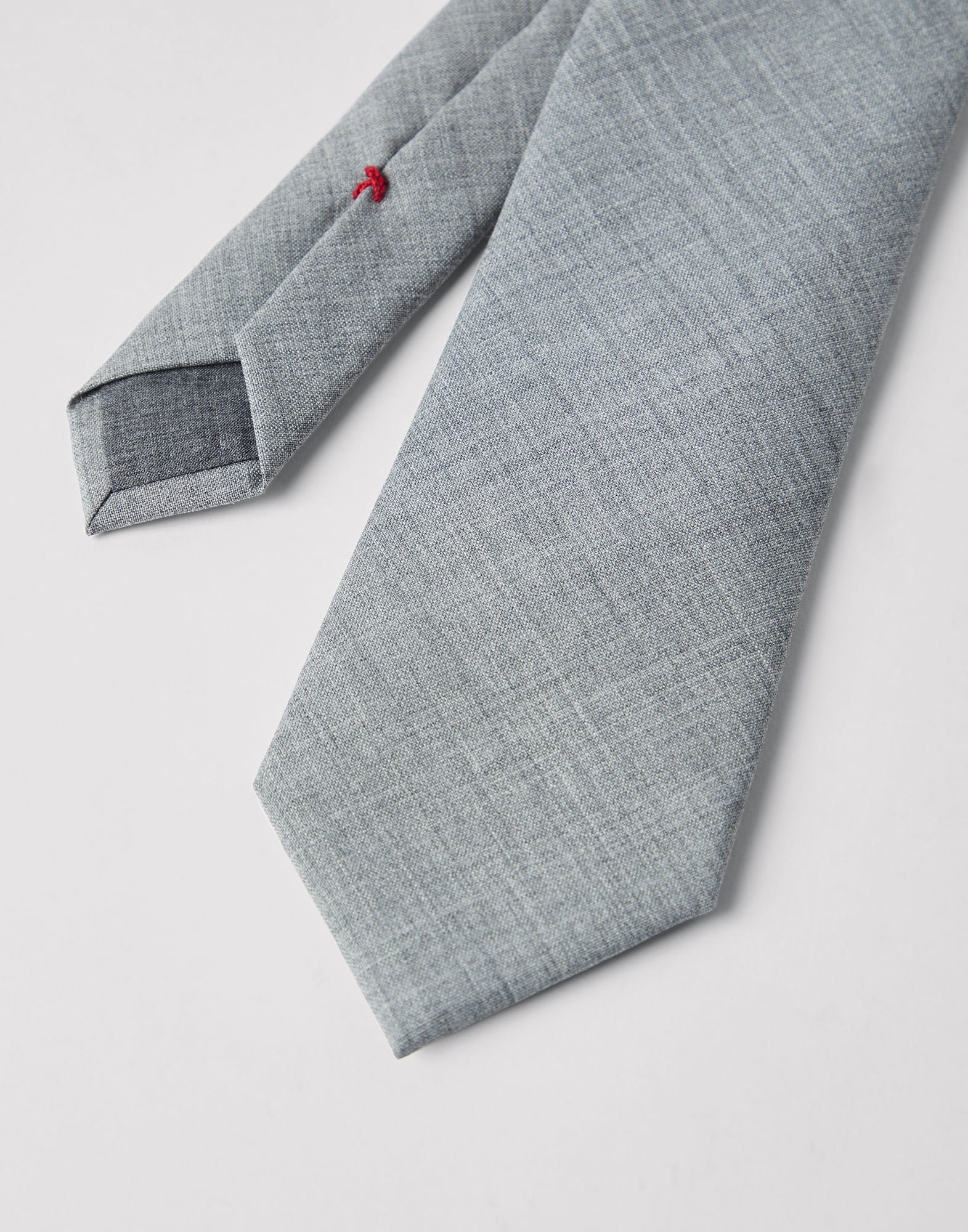 Virgin wool tie