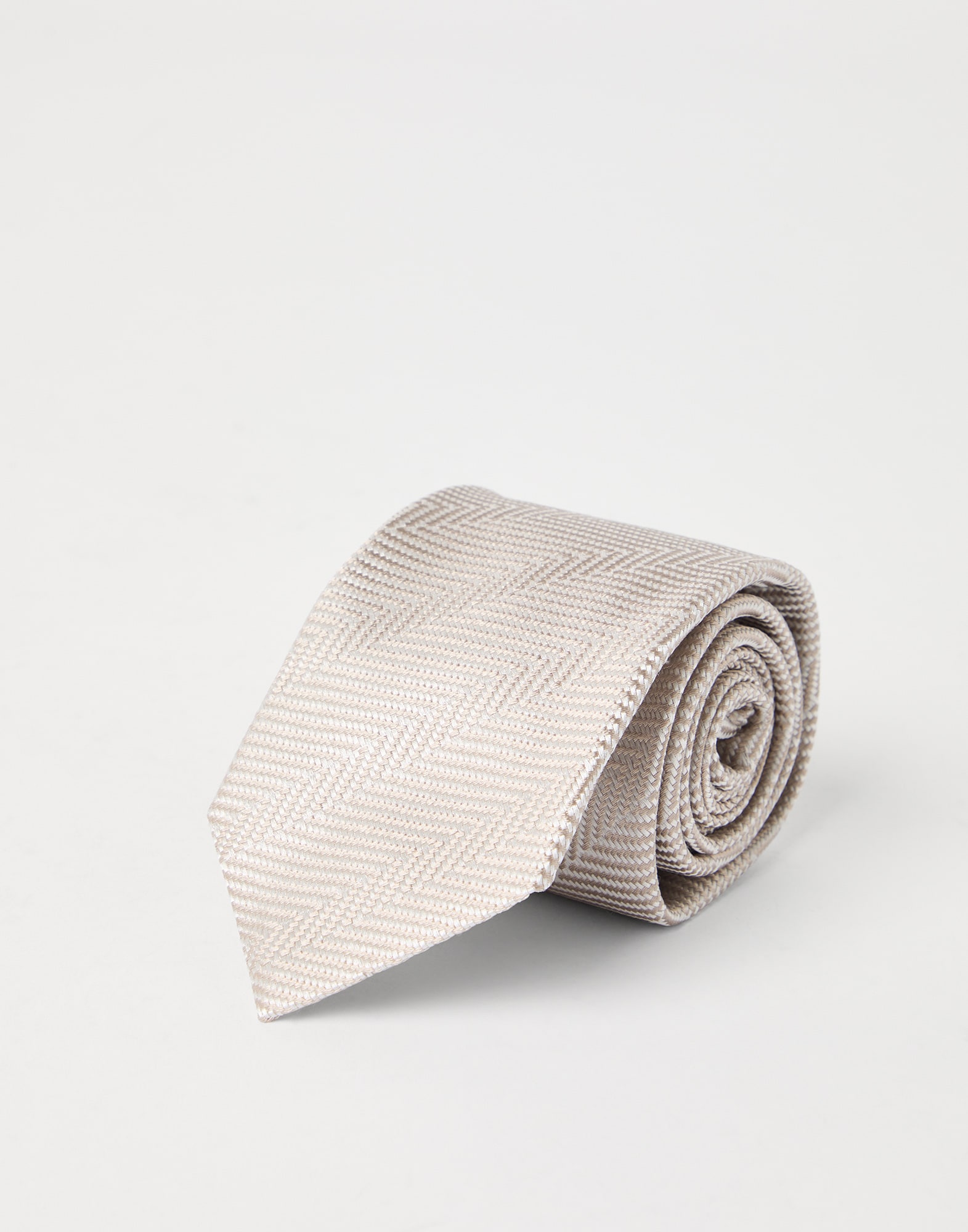 Silk chevron tie