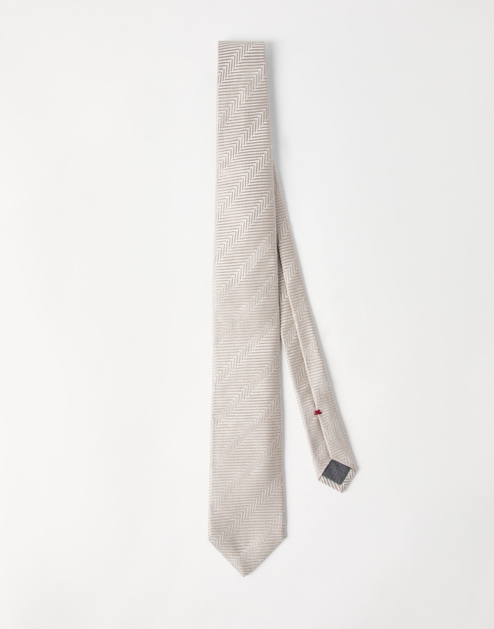 Silk chevron tie