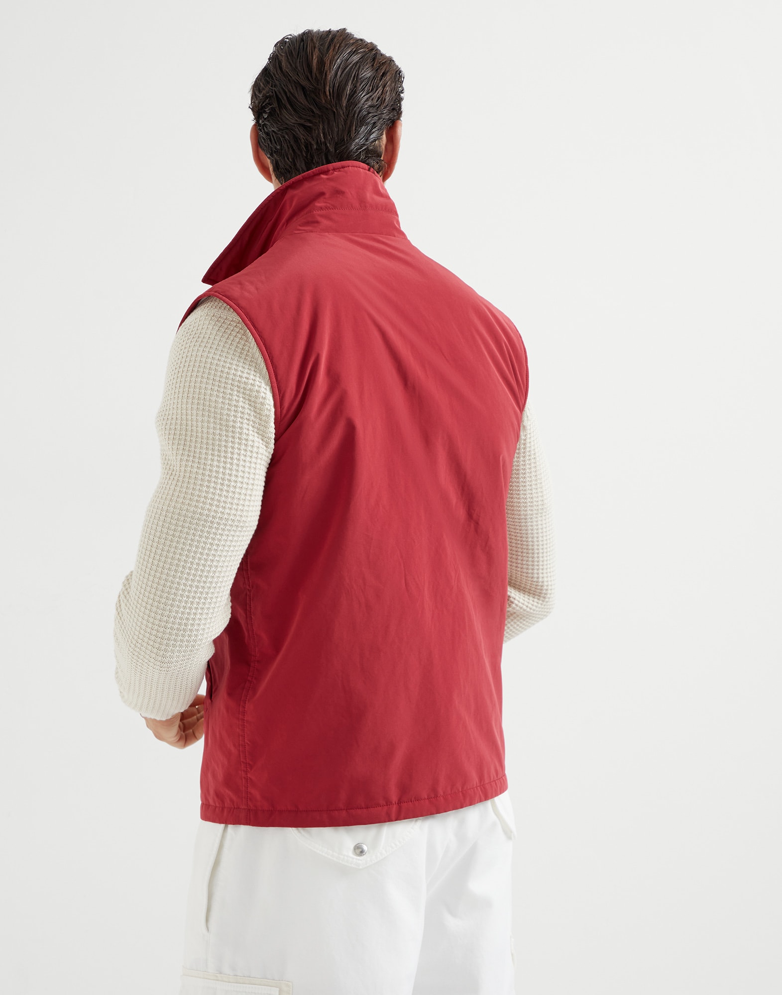 Water-resistant microfiber vest with Thermore® padding and shirt-style collar