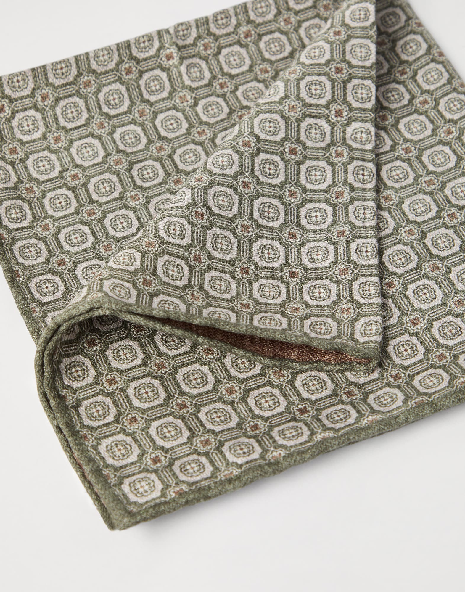Silk pocket square with pattern