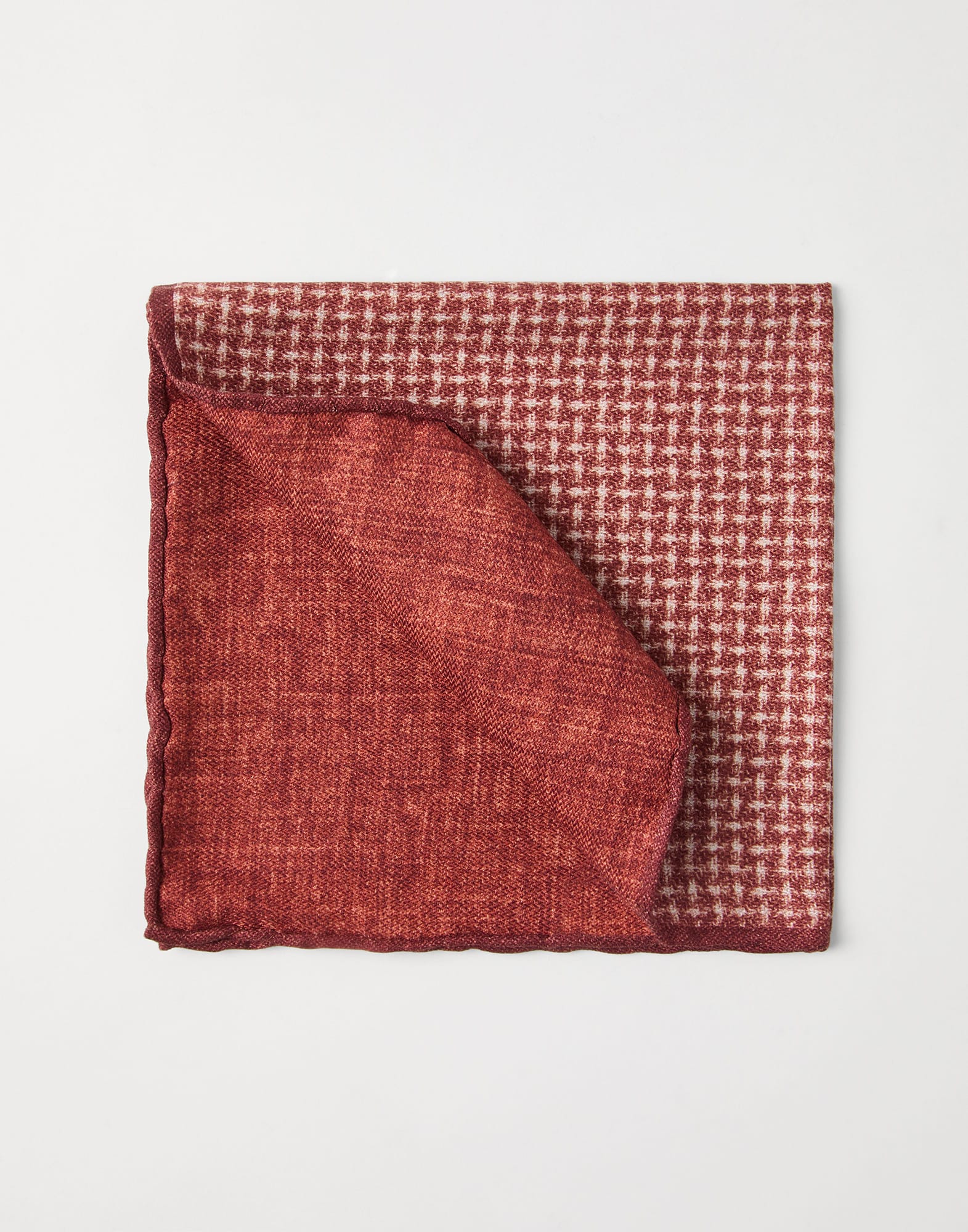 Silk pocket square with weave design
