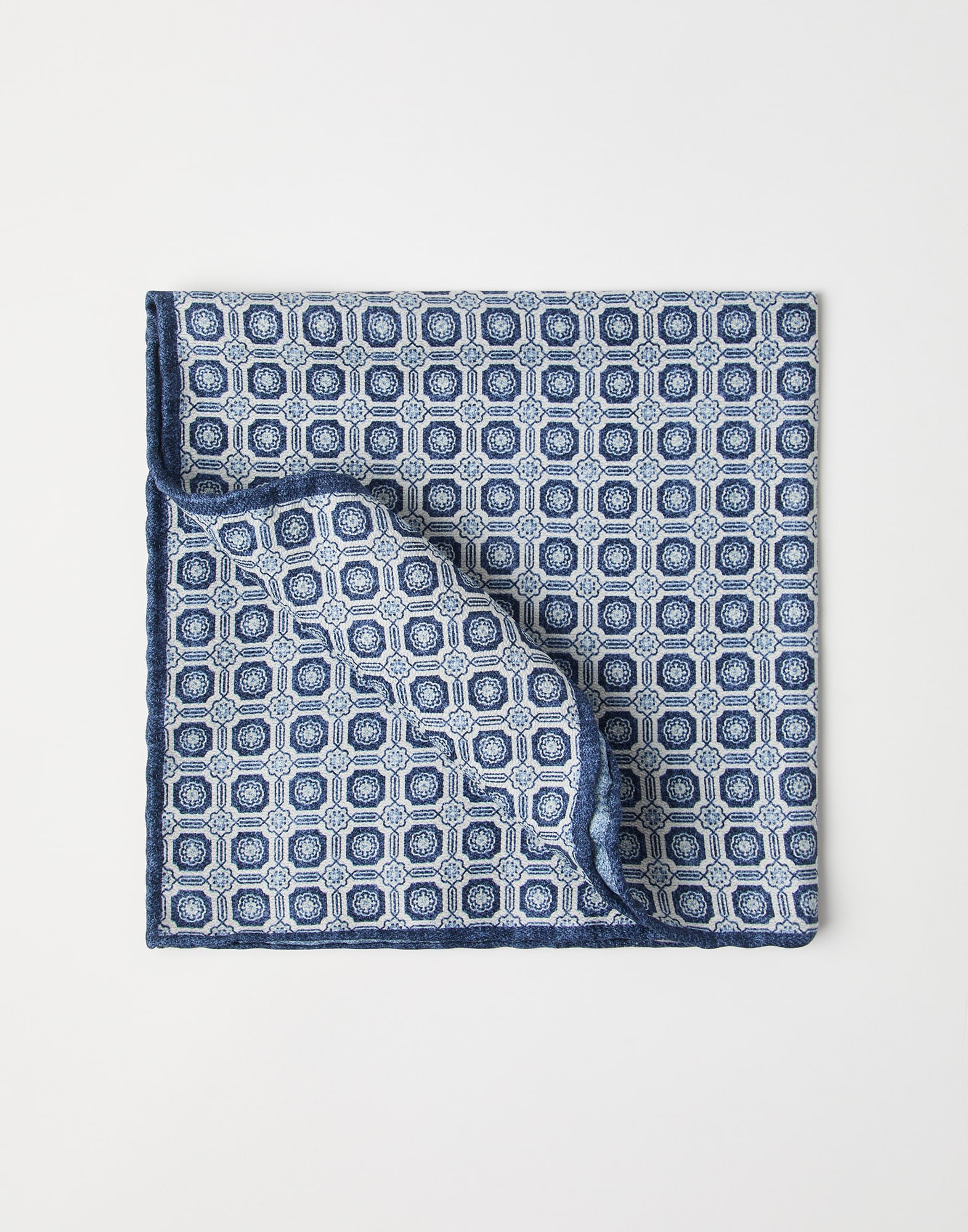 Silk pocket square with geometric design