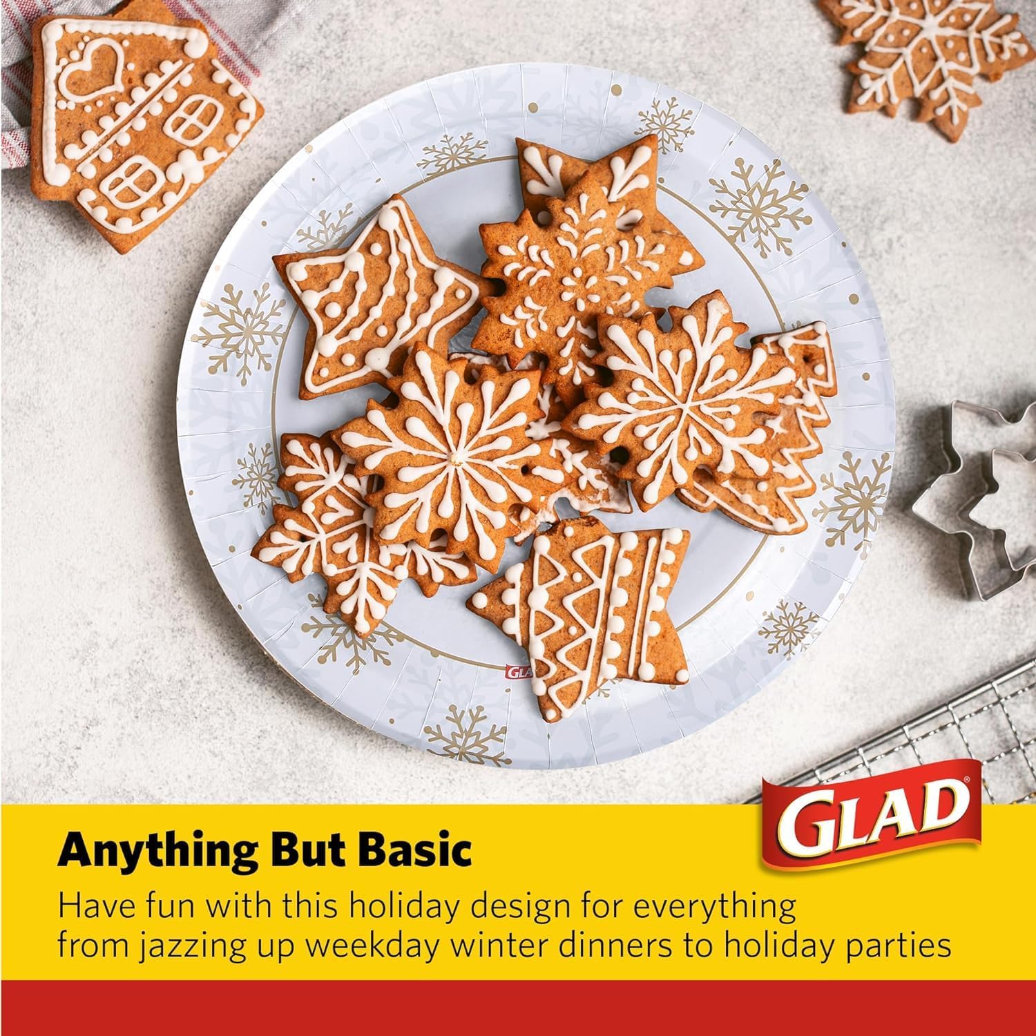 Glad Disposable Holiday Paper Plates, 10 Inch, 20 Count - Red Snowflake Design, Heavy Duty and Microwavable