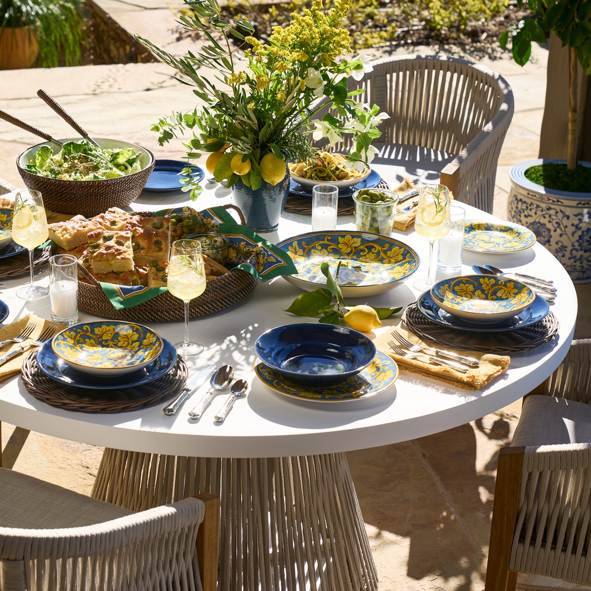 Pasadena Outdoor Fiberstone and Rope Round Dining Table (60