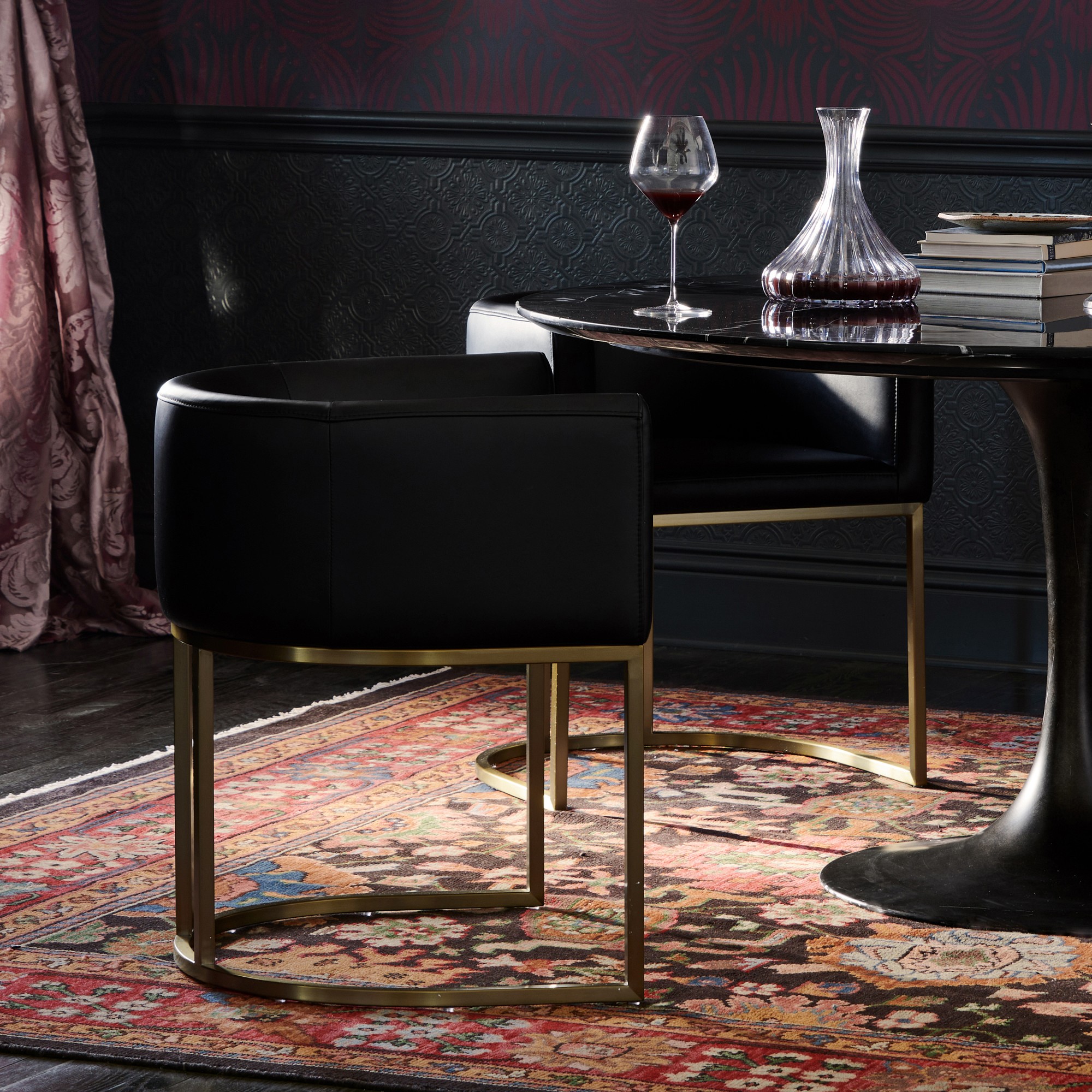 Tulip Round Pedestal Dining Table (42