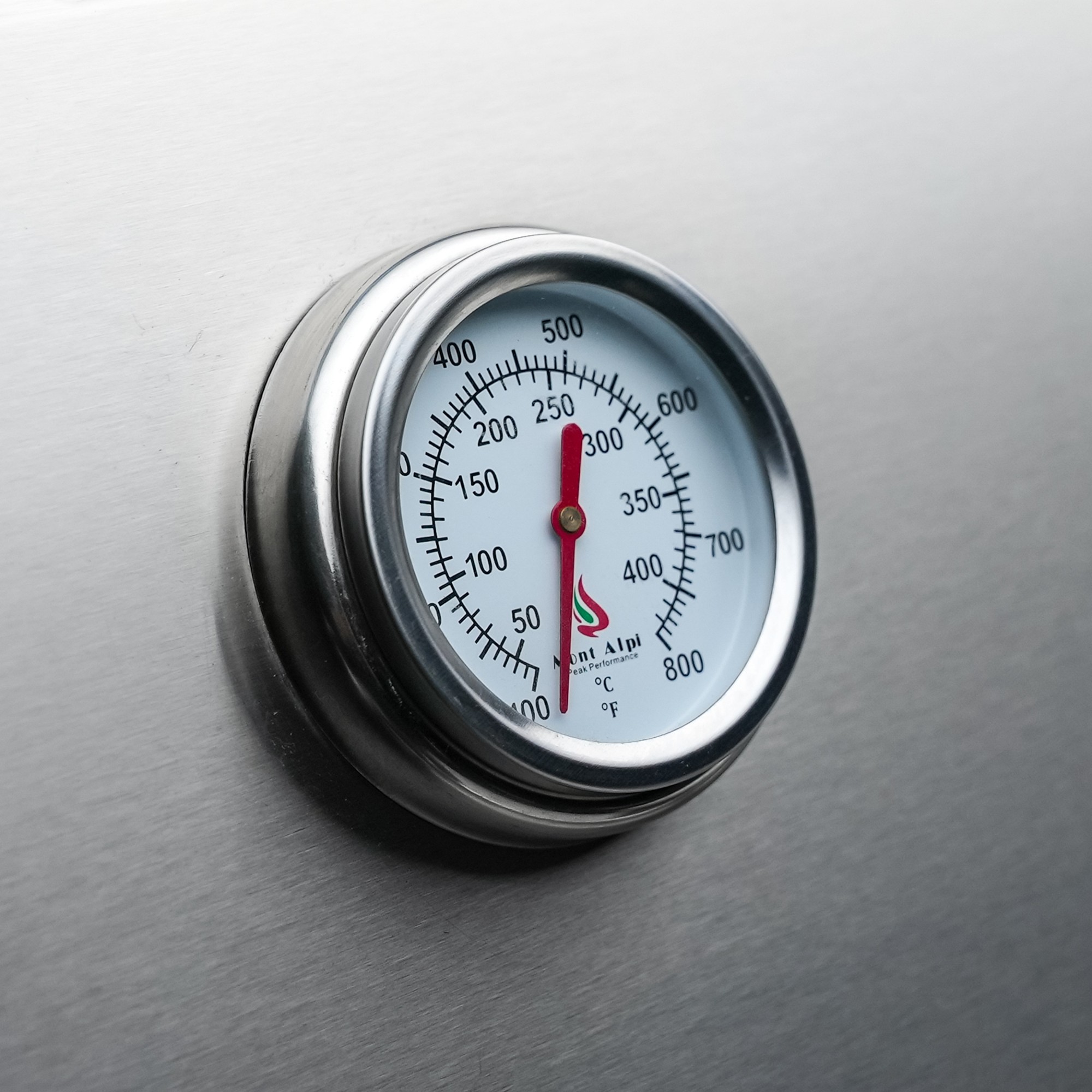 Mont Alpi 805 Deluxe Island with Fridge