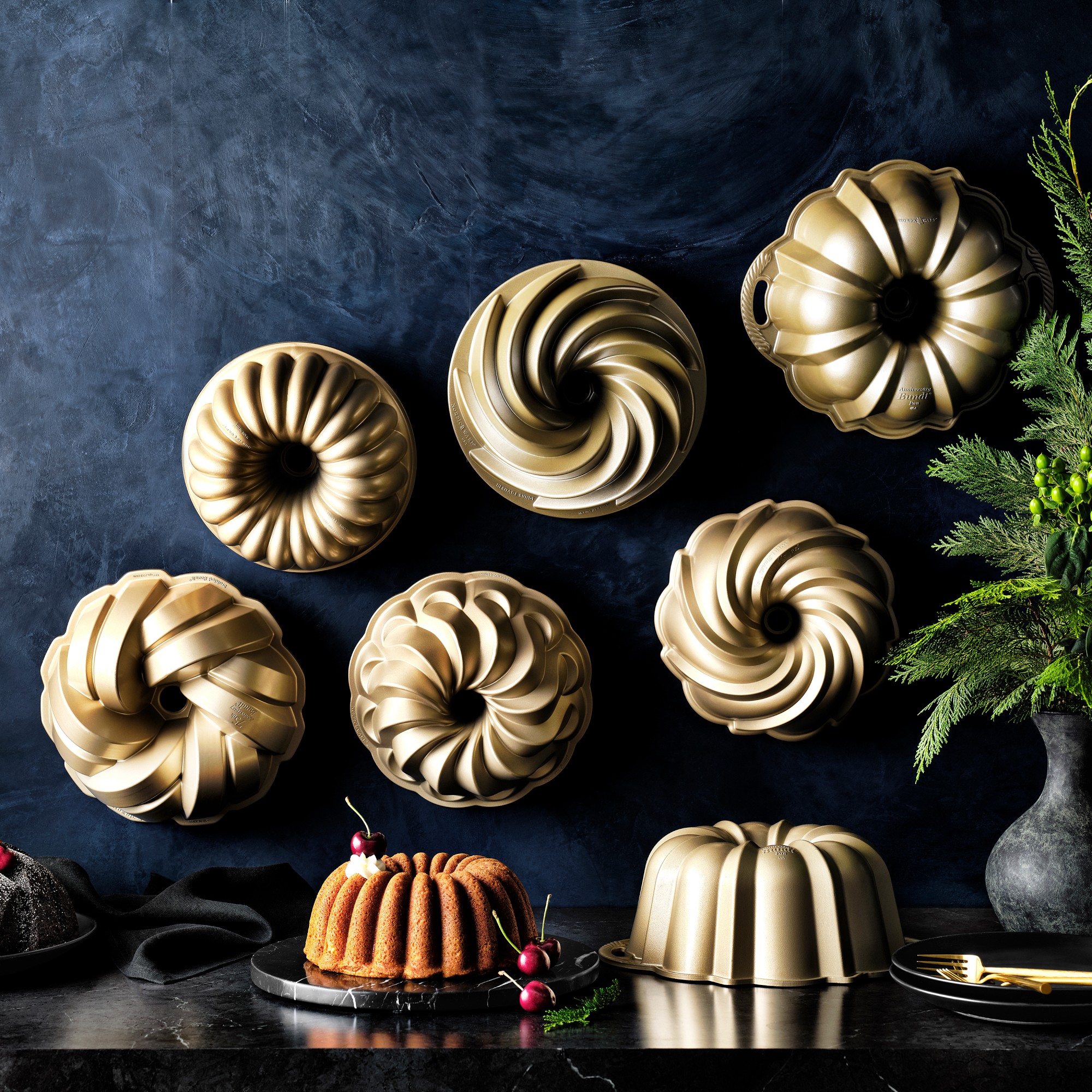 Nordic Ware Nonstick Cast Aluminum Anniversary Bundt® Pan