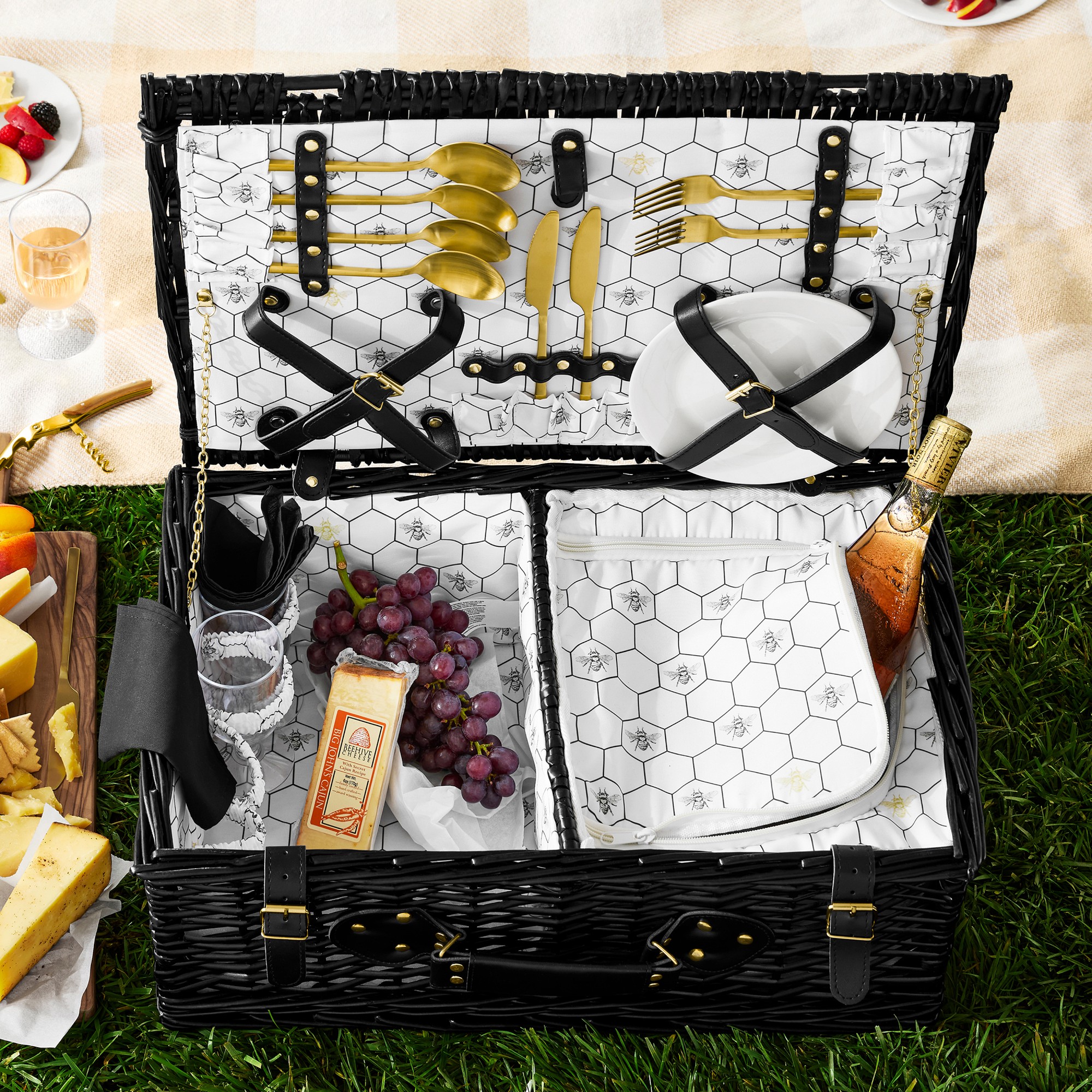 Williams Sonoma Honeycomb Picnic Basket