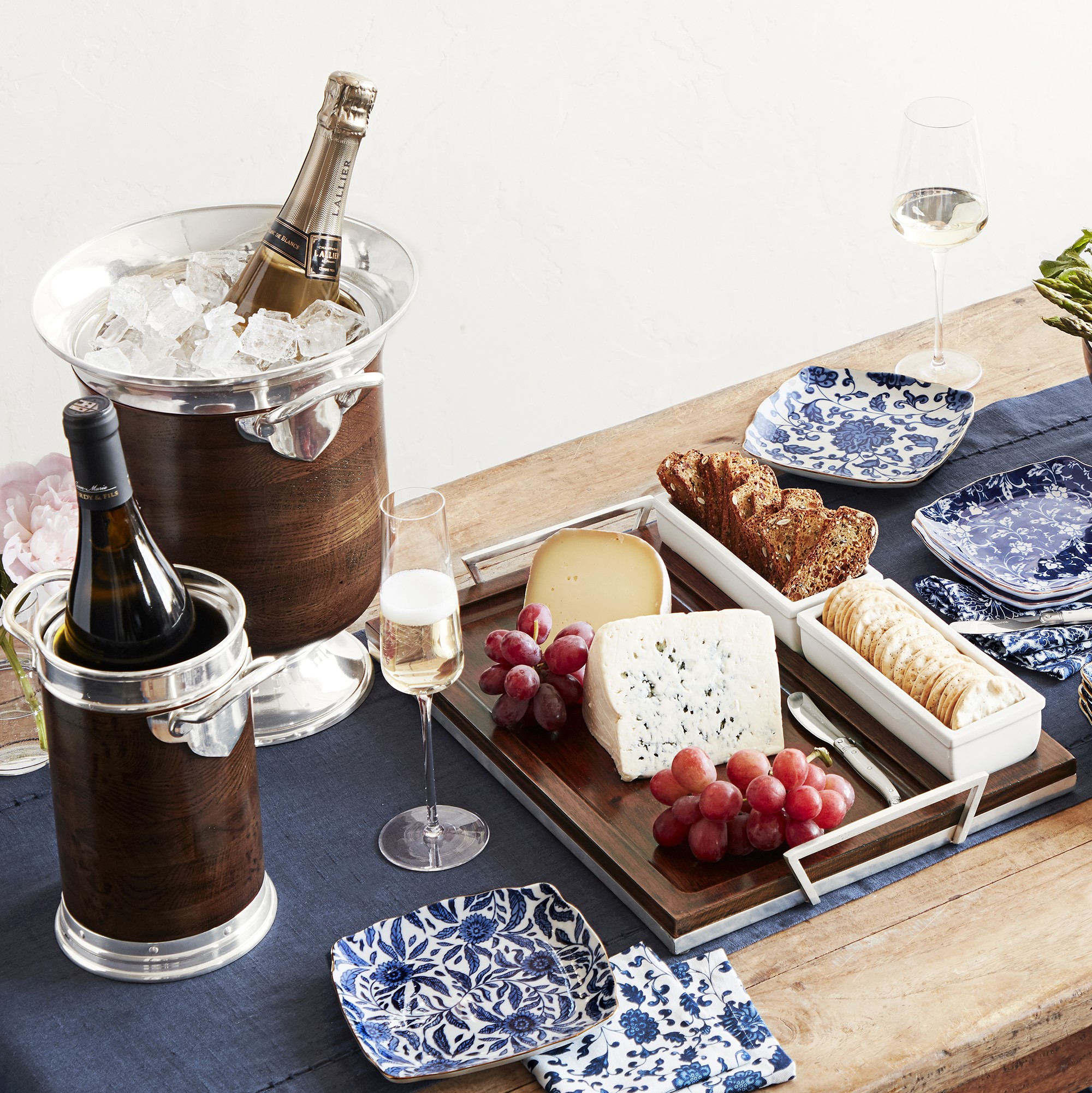 Marlo Thomas x Williams Sonoma Blue Floral Appetizer Plates, Set of 4