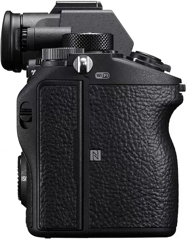 A7R III Mirrorless Camera: 42.4MP Full Frame High Resolution Interchangeable Lens Digital Camera With Front End LSI Image Processor, 4K HDR Video And 3