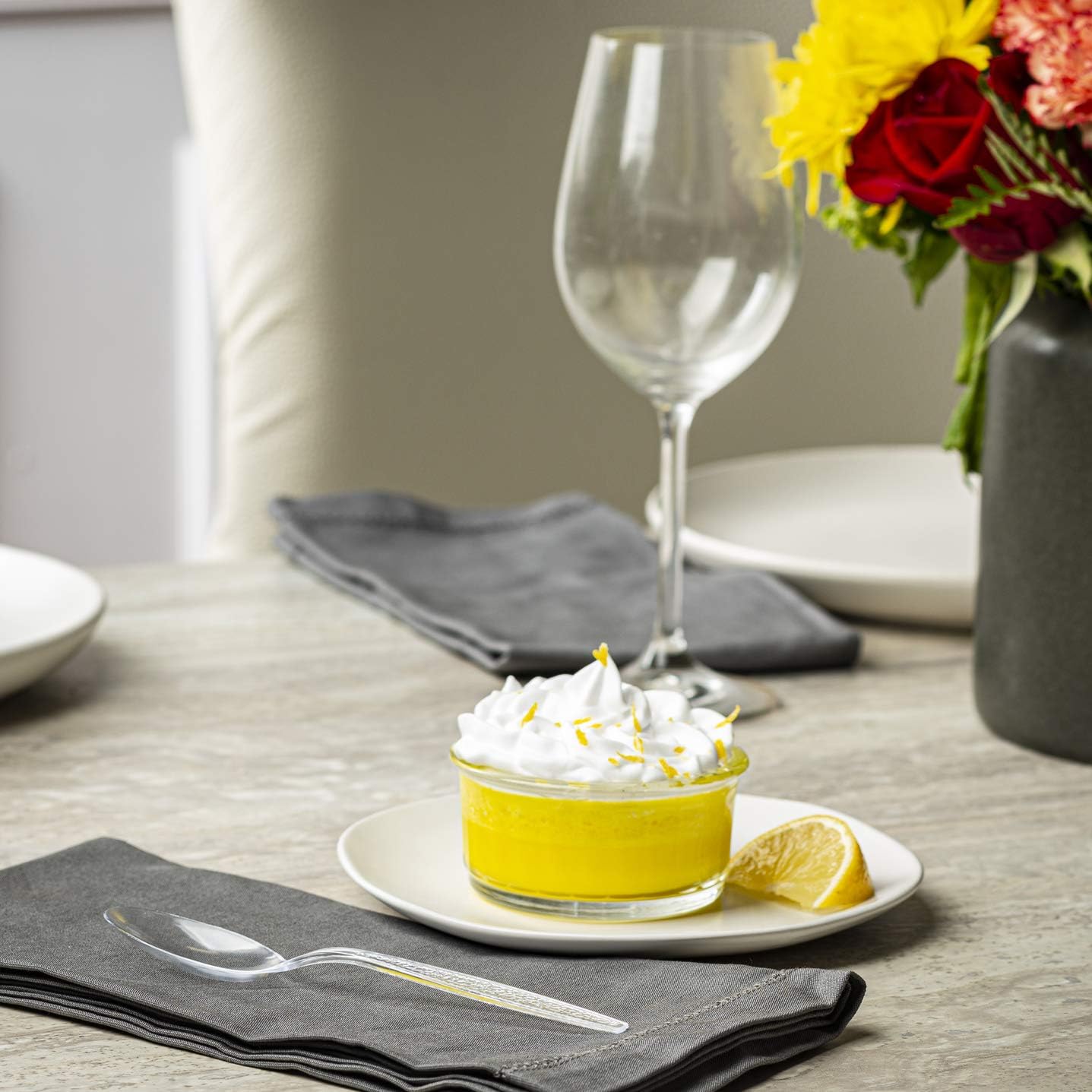 Comfy Package [100 Pack Clear Plastic Knives Heavy Duty with Engraved Design - Plastic Knives Disposable, Sturdy Plastic Silverware for Parties, Weddings, and Events