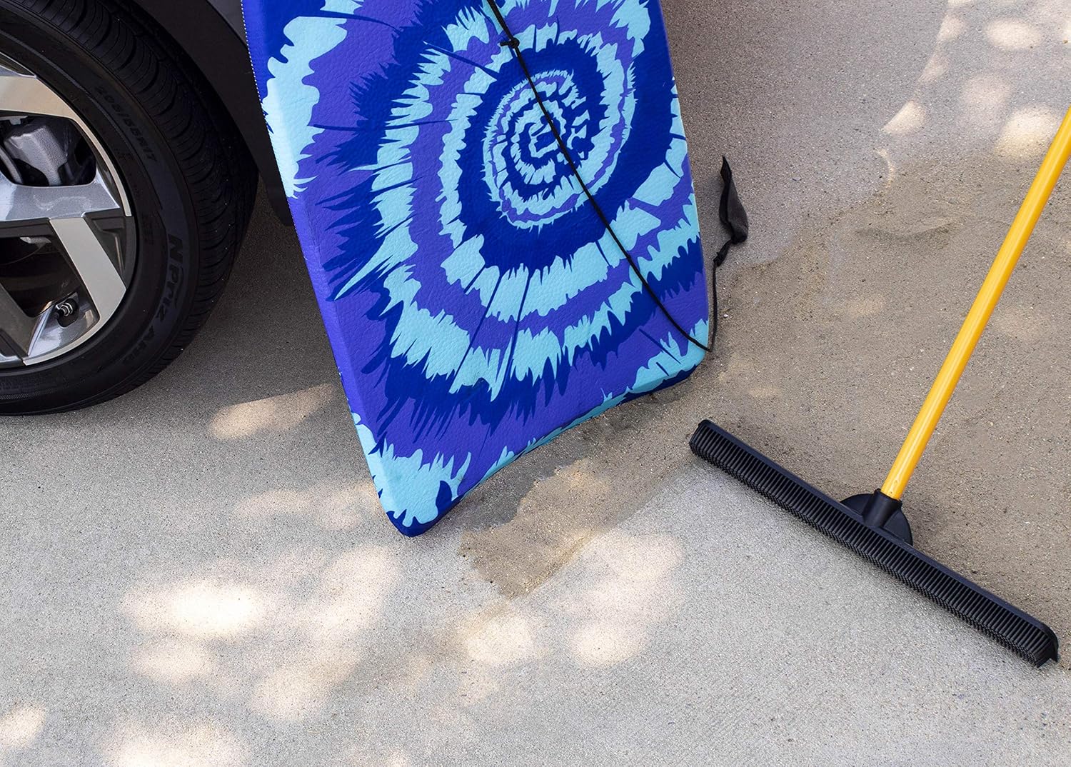 FURemover Original Indoor Pet Hair Rubber Broom with Carpet Rake and Squeegee, Black and Yellow