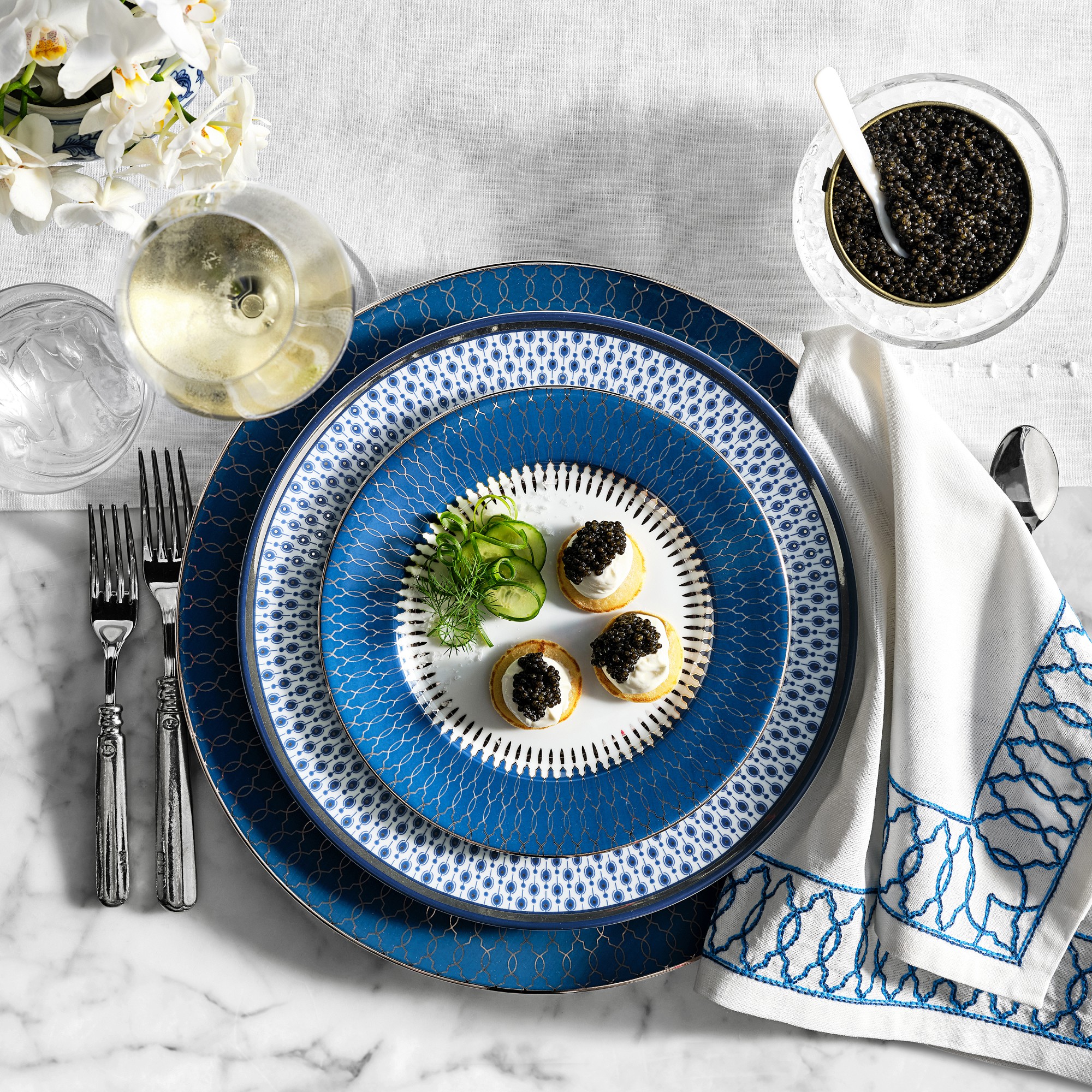 Williams Sonoma Regal 12-Piece Dinnerware Set