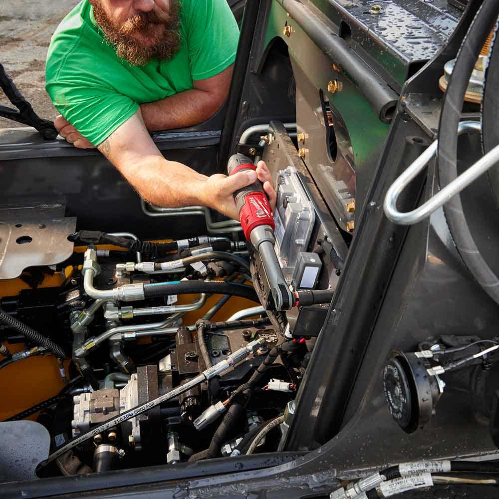 MILWAUKEE 12V FUEL™ 3/8" High Speed Extended Reach Ratchet Skin M12FHIR38LR0