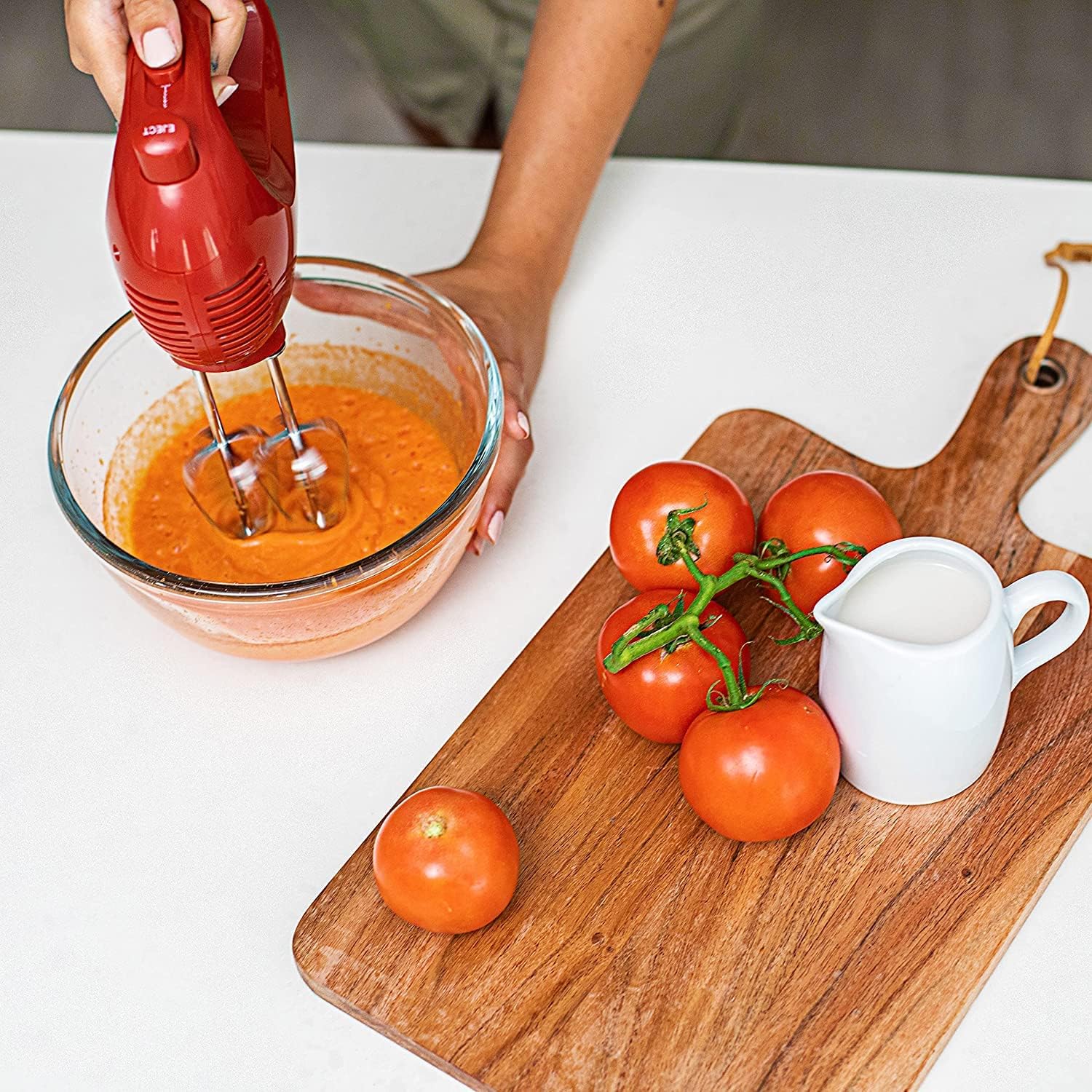 OVENTE Portable 5 Speed Mixing Electric Hand Mixer with Stainless Steel Whisk Beater Attachments & Snap Storage Case, Compact Lightweight 150 Watt Powerful Blender for Baking & Cooking, Black HM151B