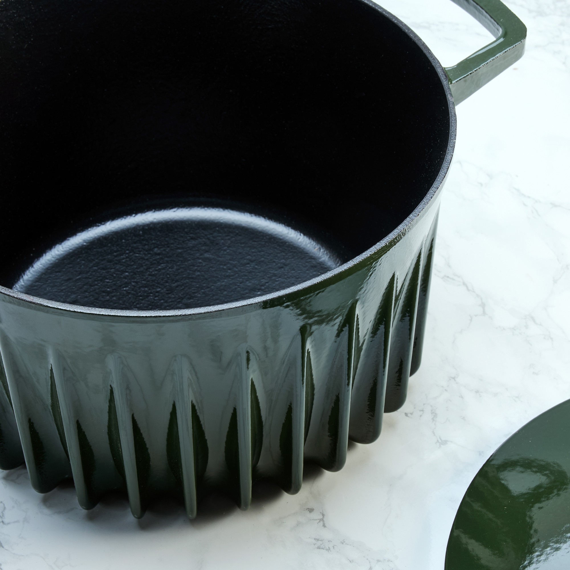 FIREUP Rapid Heat Enameled Cast Iron Dutch Oven, 5 1/2-Qt.