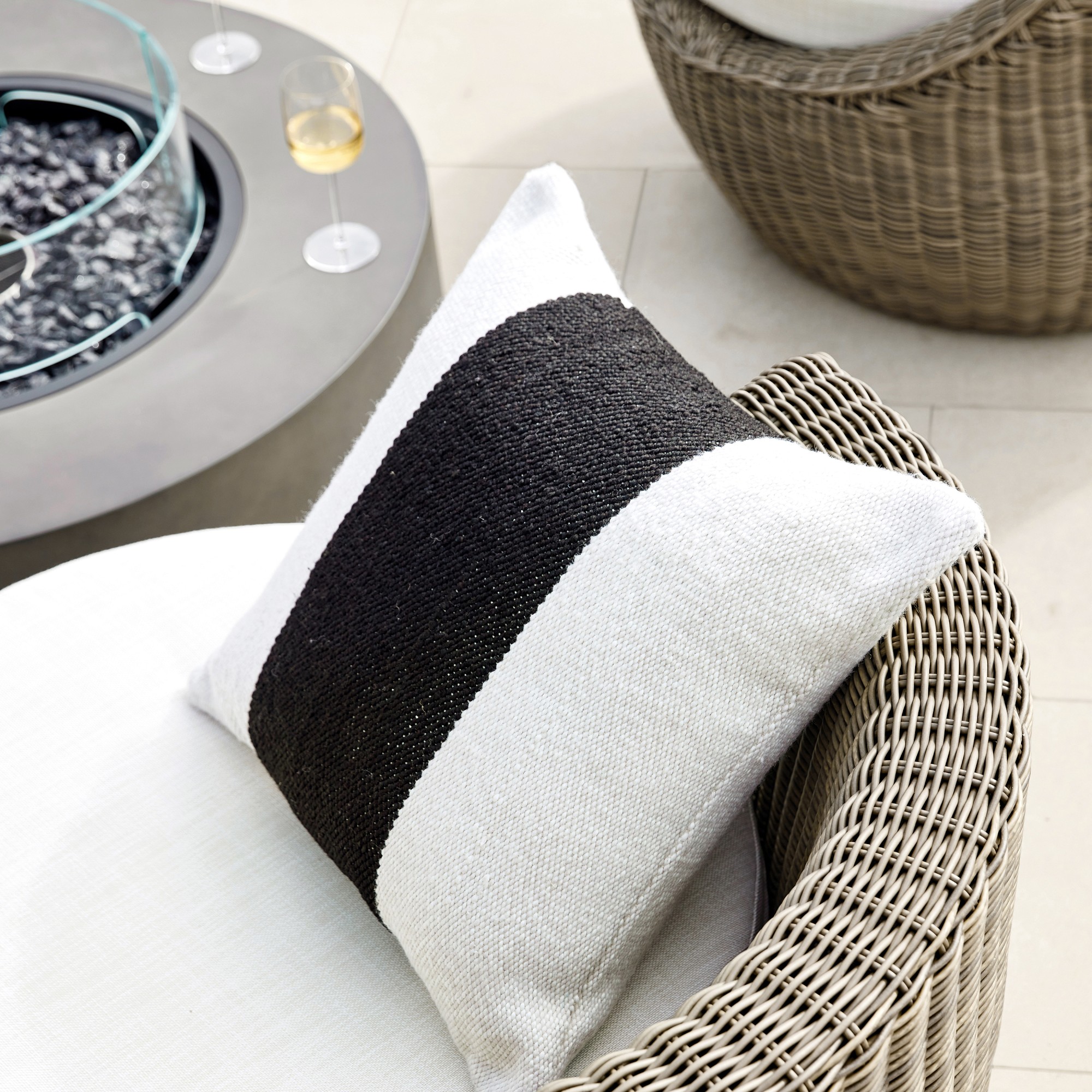 Center Stripe Outdoor Pillow Cover