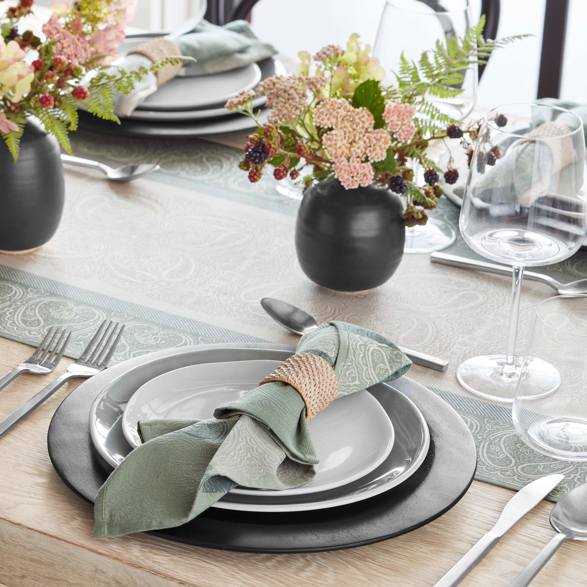 Jacquard Madrid Table Runner