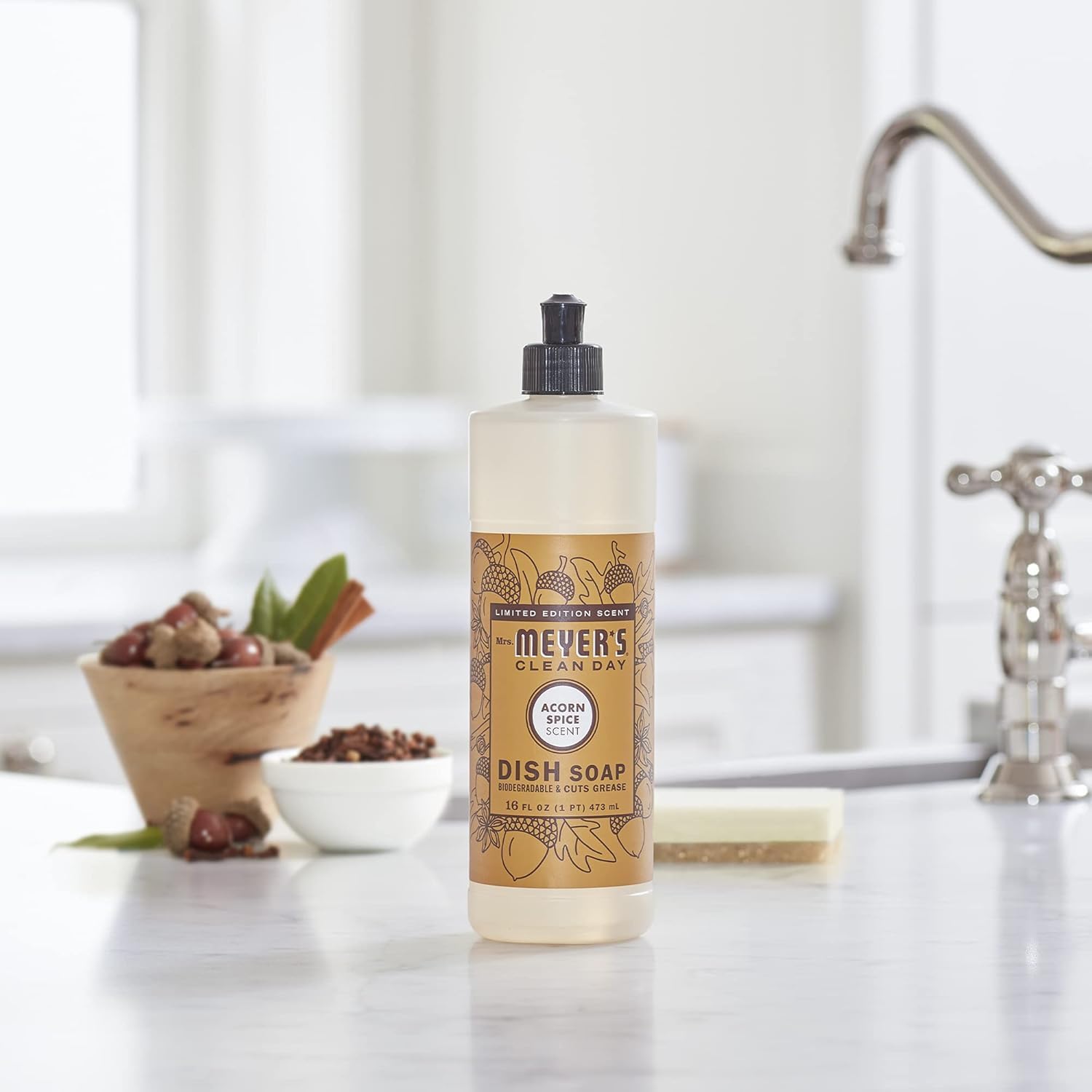 MRS. MEYER'S CLEAN DAY Liquid Dish Soap, Biodegradable Formula, Basil, 16 fl. oz - Pack of 3