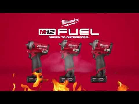 MILWAUKEE 12V FUEL™ 1/2" Stubby Impact Wrench Kit M12FIWF12-202B
