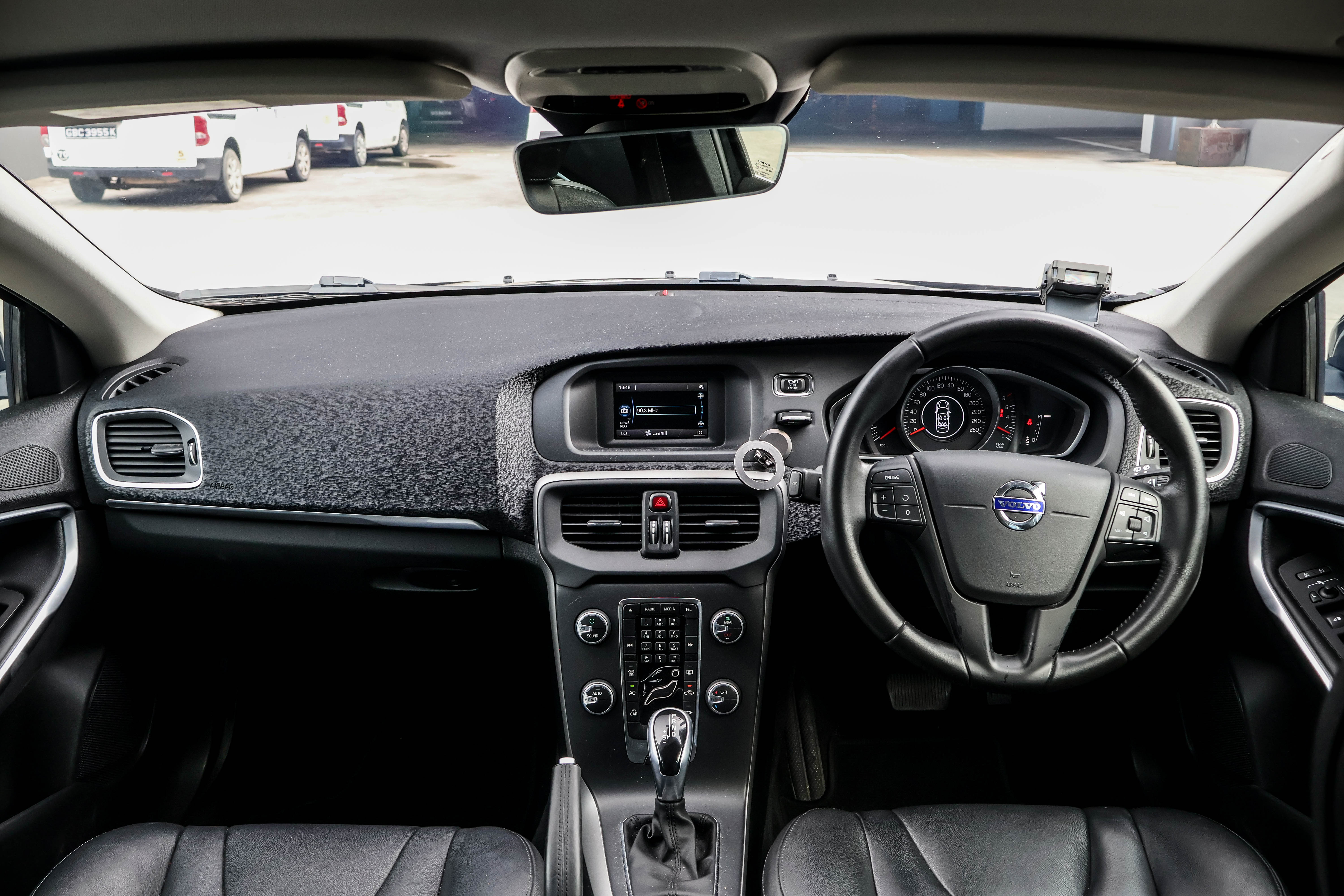 2015 USED VOLVO V40 T2 (A) YV1MV28H0G2286834 SMN2282L