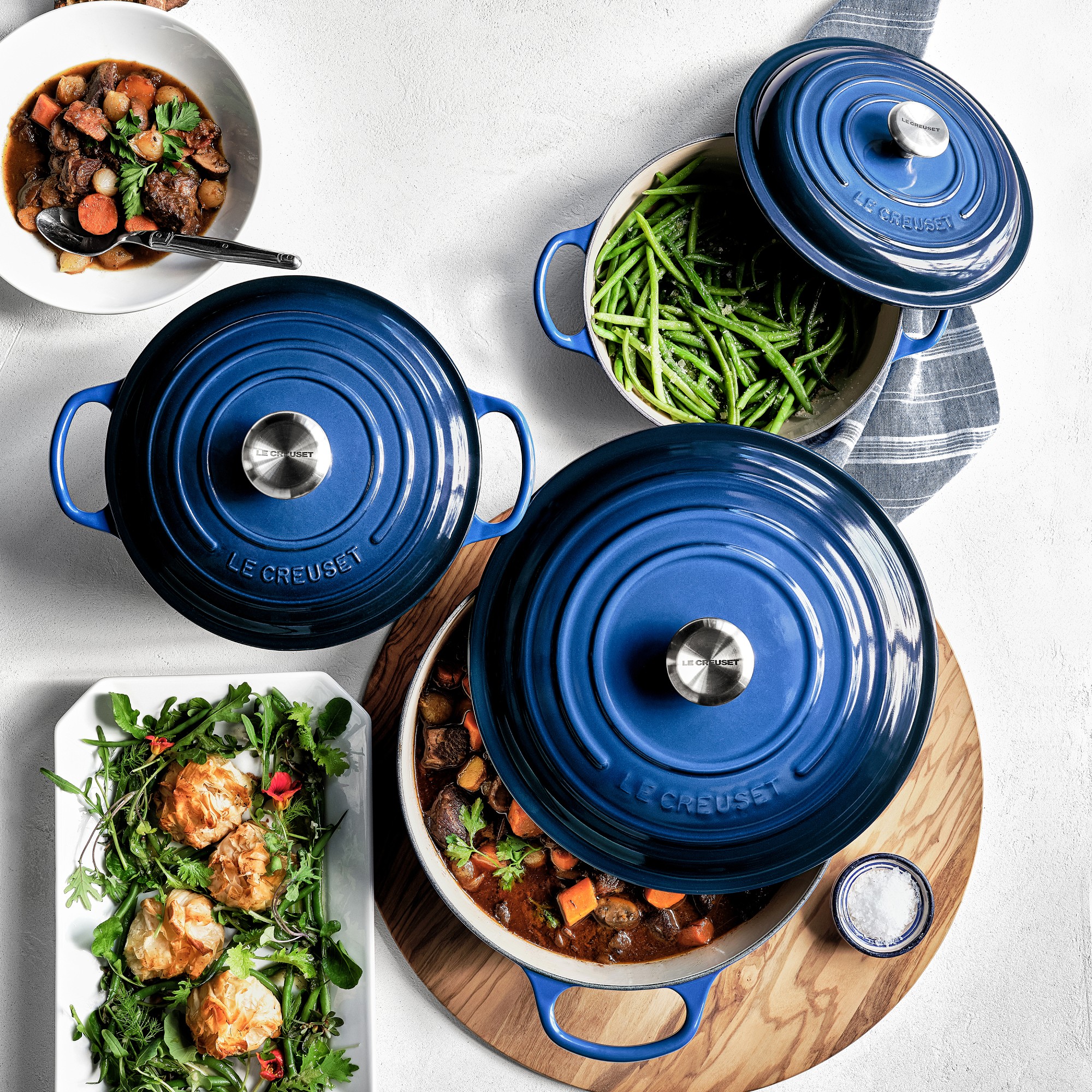 Le Creuset Signature Enameled Cast Iron Round Dutch Oven