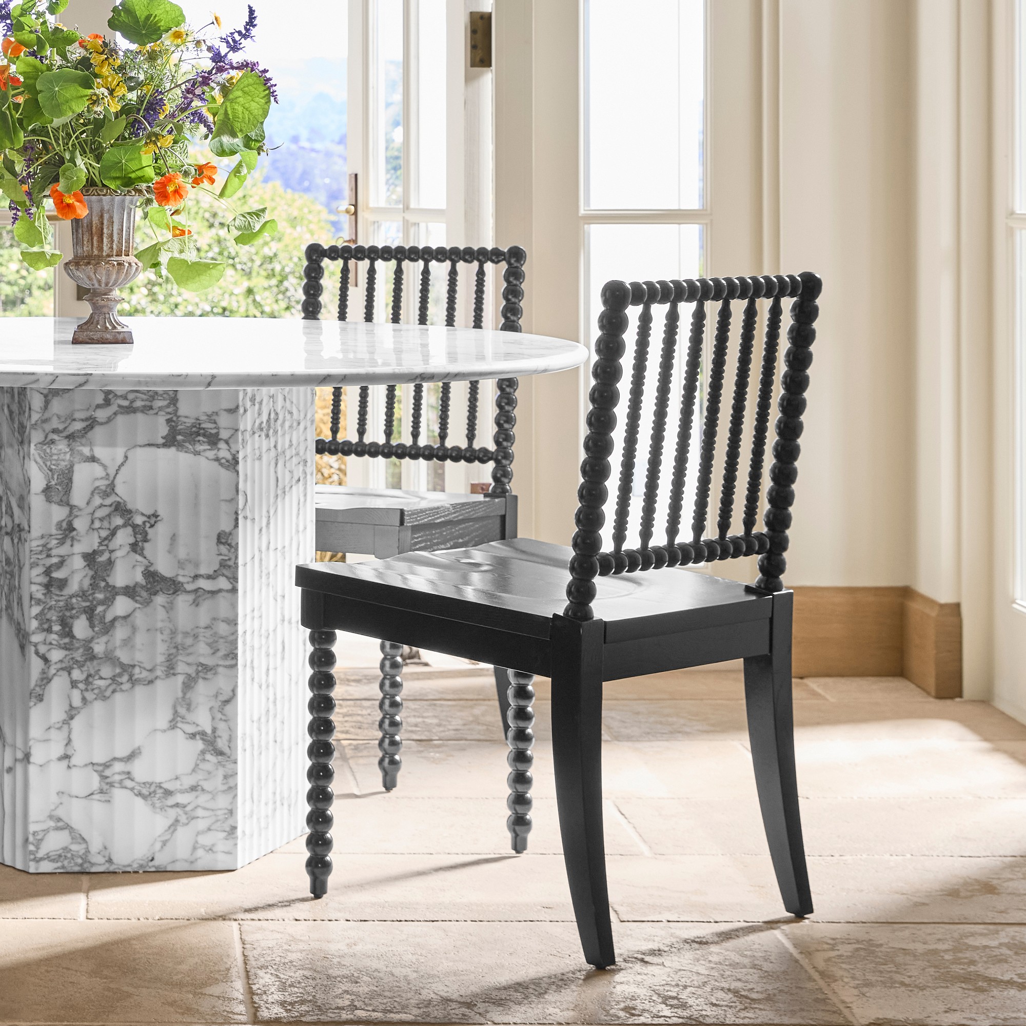 Vittoria Round Dining Table (56