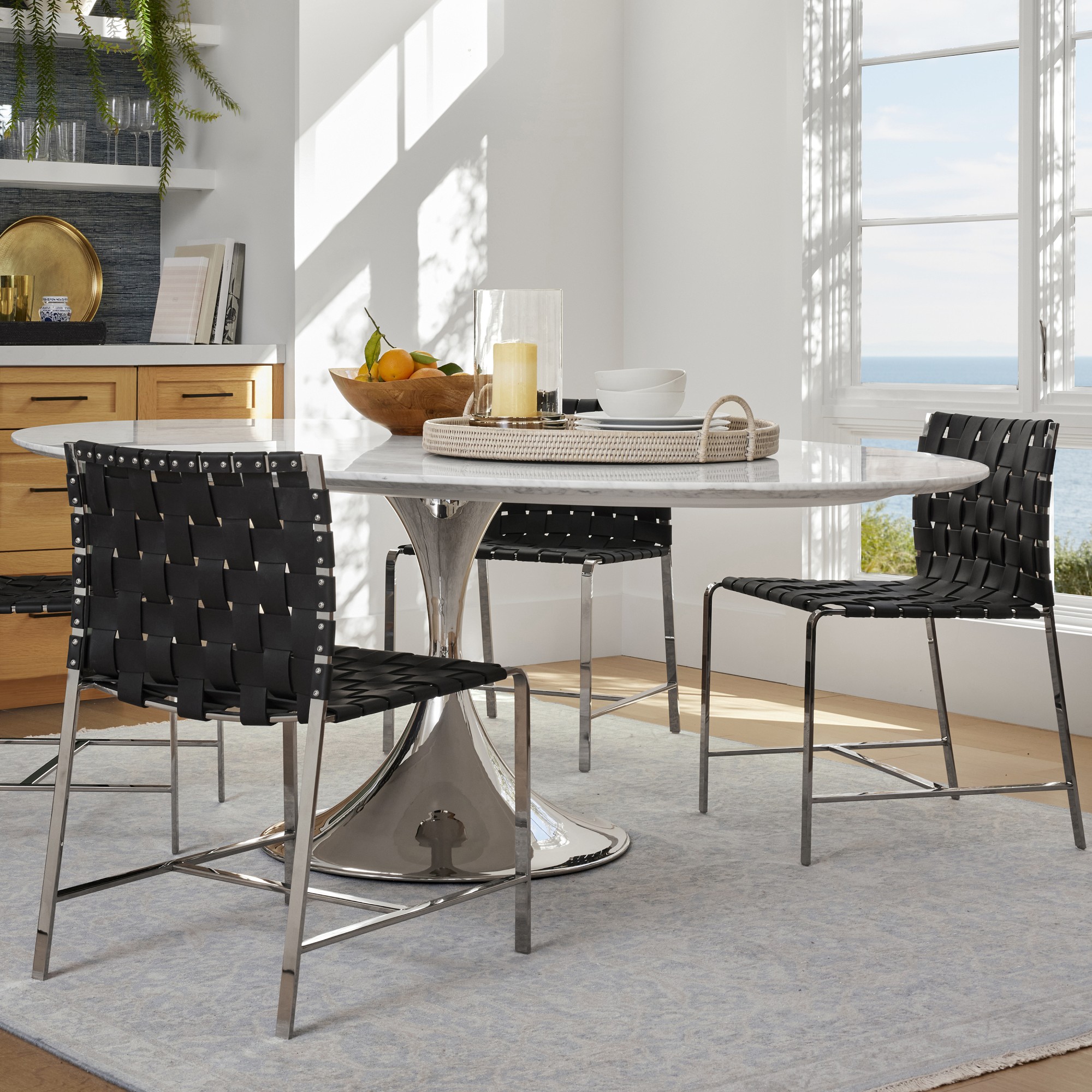 Tulip Oval Pedestal Dining Table (70