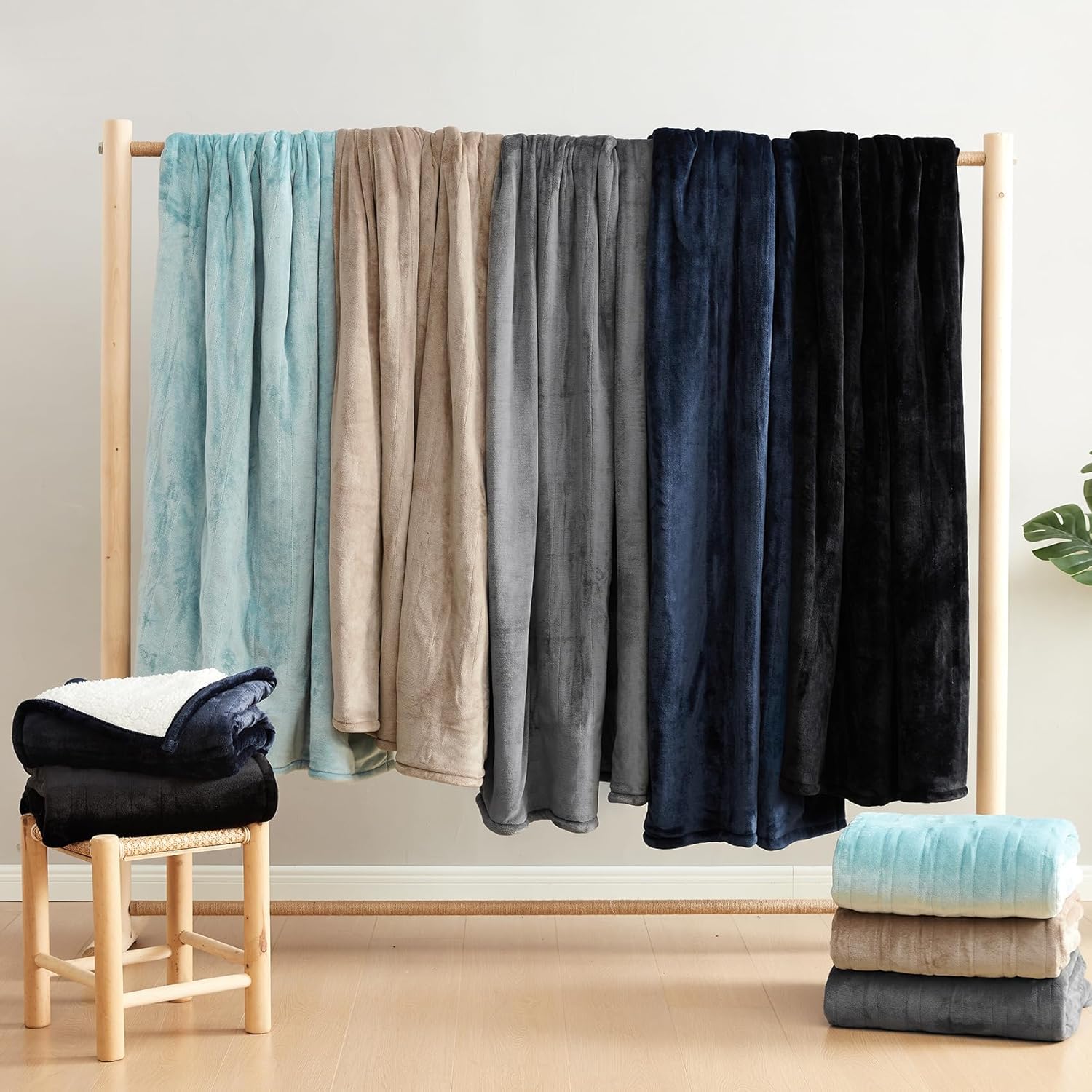 EHEYCIGA Heated Blanket Electric Blanket Throw - Heating Blanket with 9 Heating Levels & 10 Hours Auto Off, Soft Cozy Sherpa Washable Blanket with Fast Heating, 50 x 60 Inches