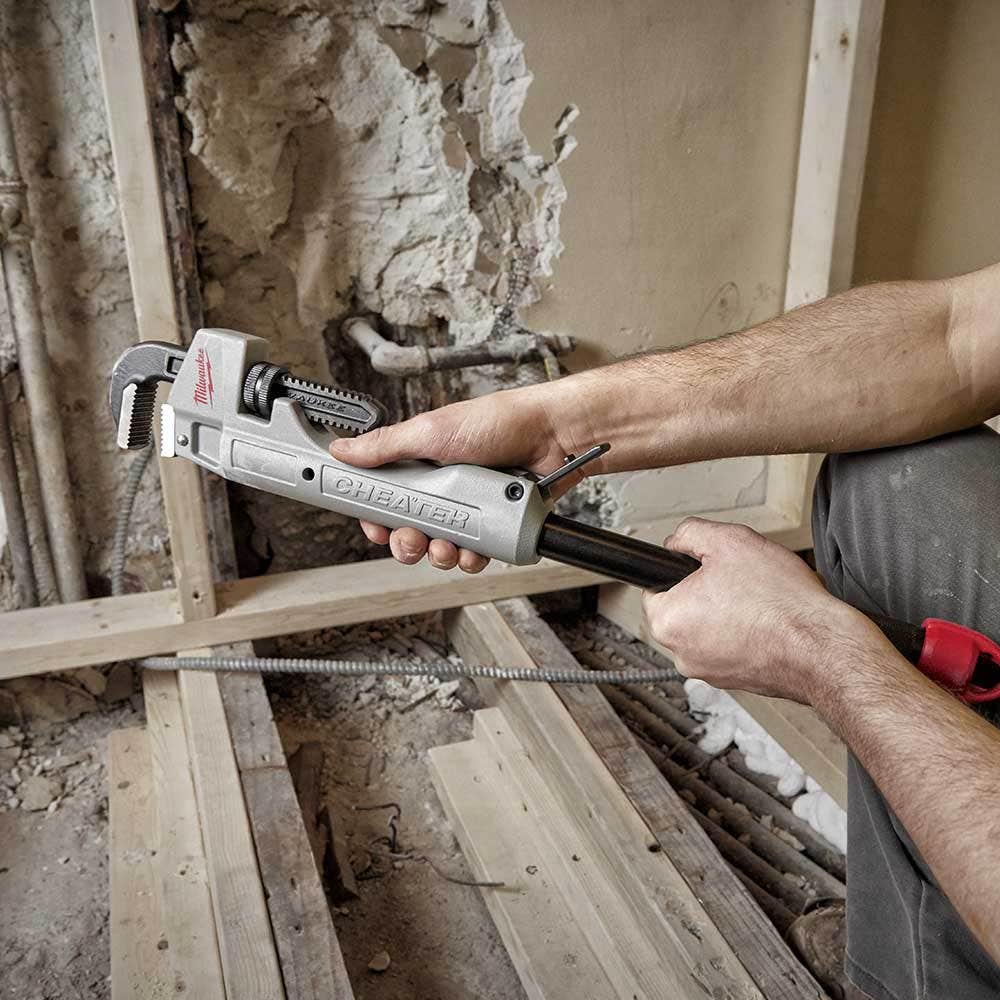 MILWAUKEE Cheater Aluminum Pipe Wrench 48227318