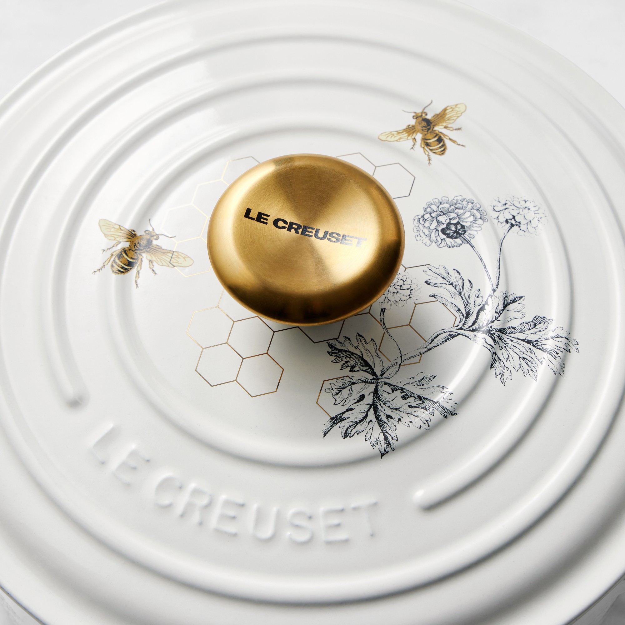 Le Creuset Enameled Cast Iron Round Oven, 4 1/2-Qt., Honeycomb