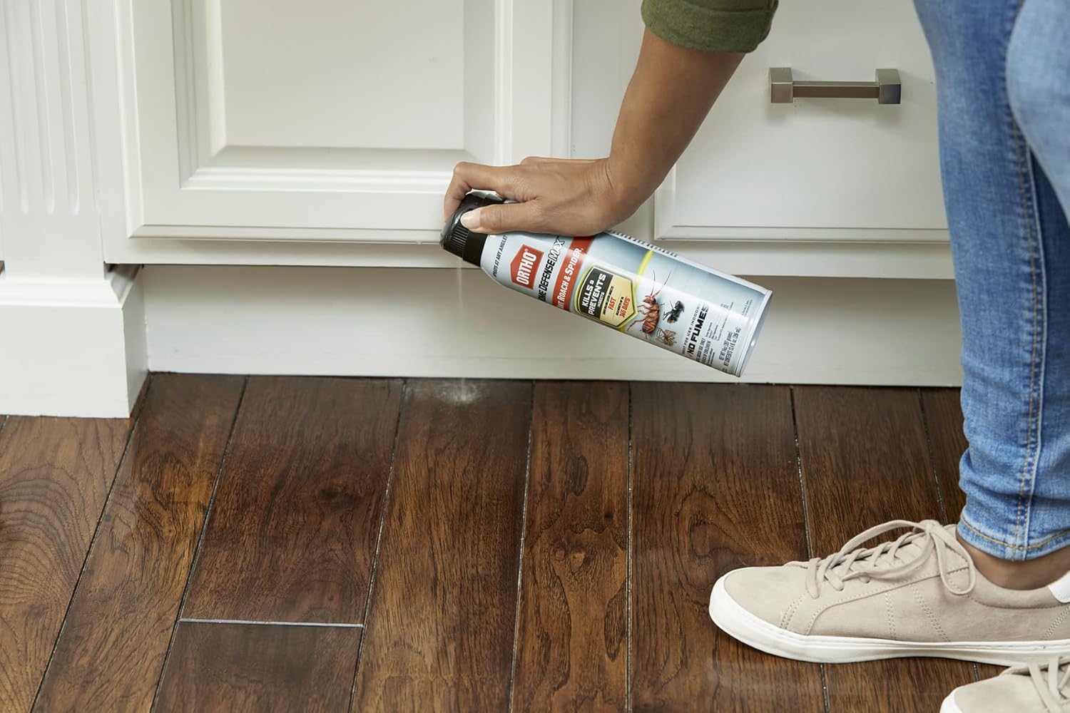 Ortho Home Defense Max Indoor Insect Barrier: Starts to Kill Ants, Roaches, Spiders, Fleas & Ticks Fast, 1 gal.