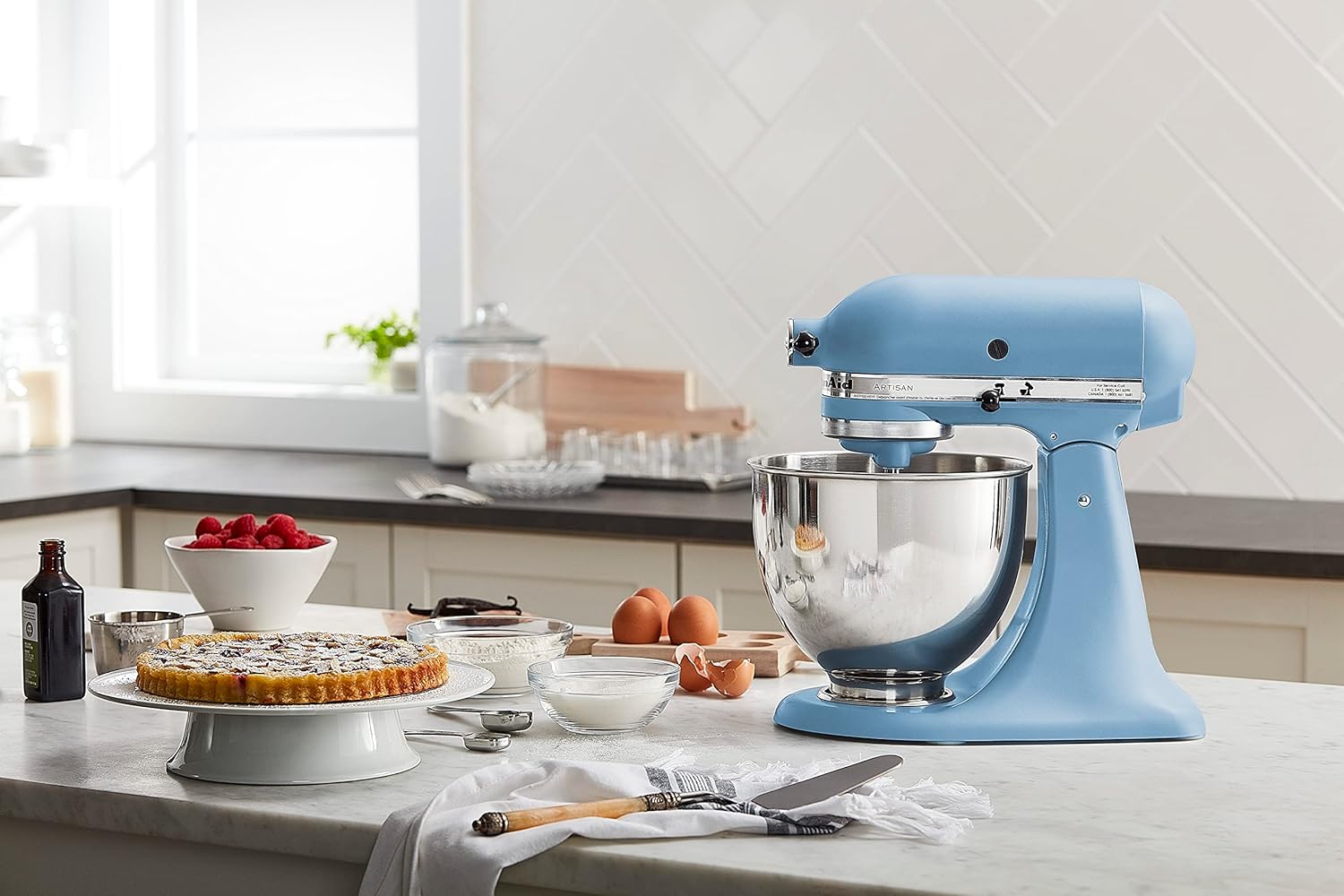 KitchenAid Artisan Series 5 Quart Tilt Head Stand Mixer with Pouring Shield KSM150PS, Removable bowl, Aqua Sky