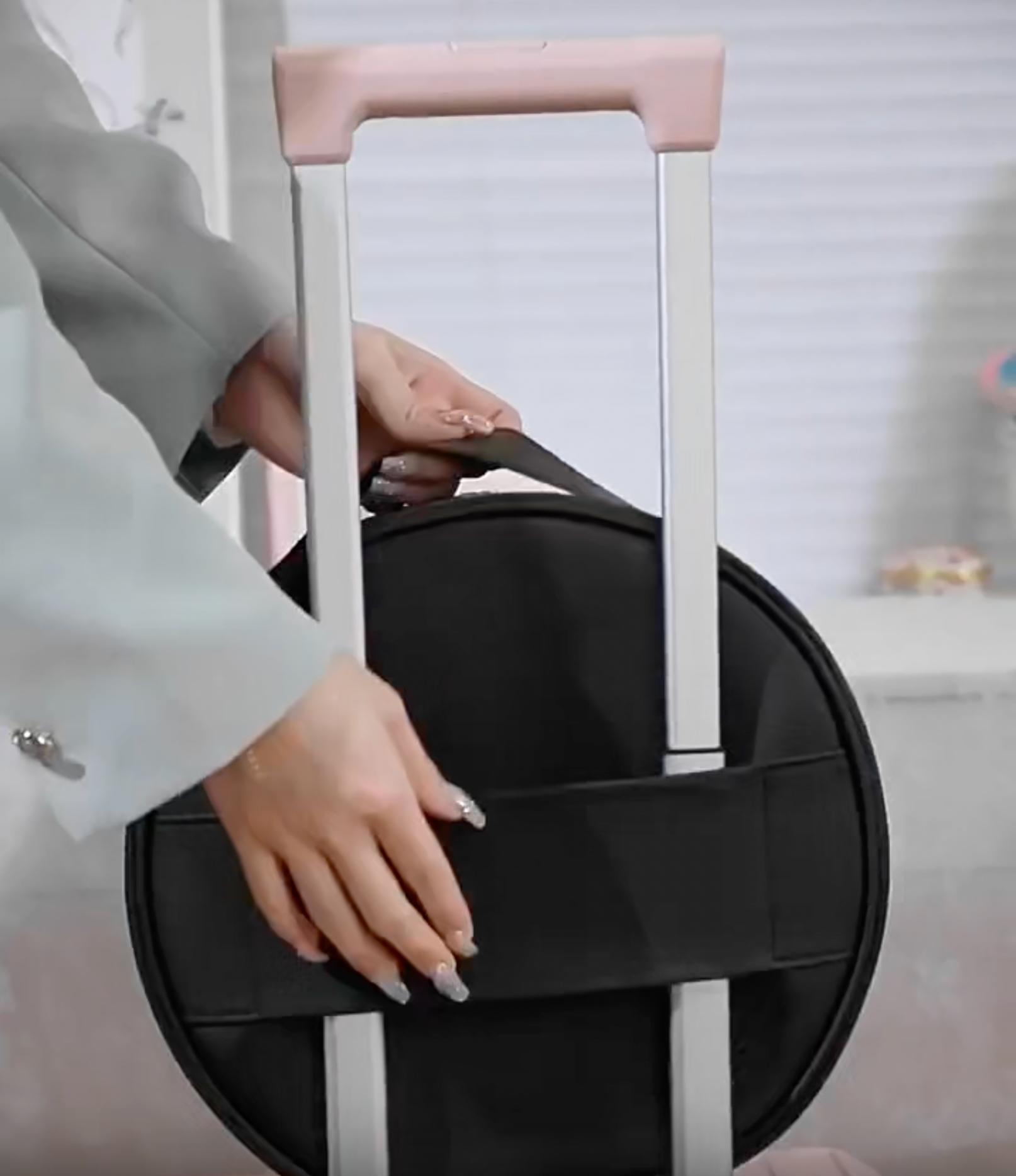 All rounder pro light up travel make-up case