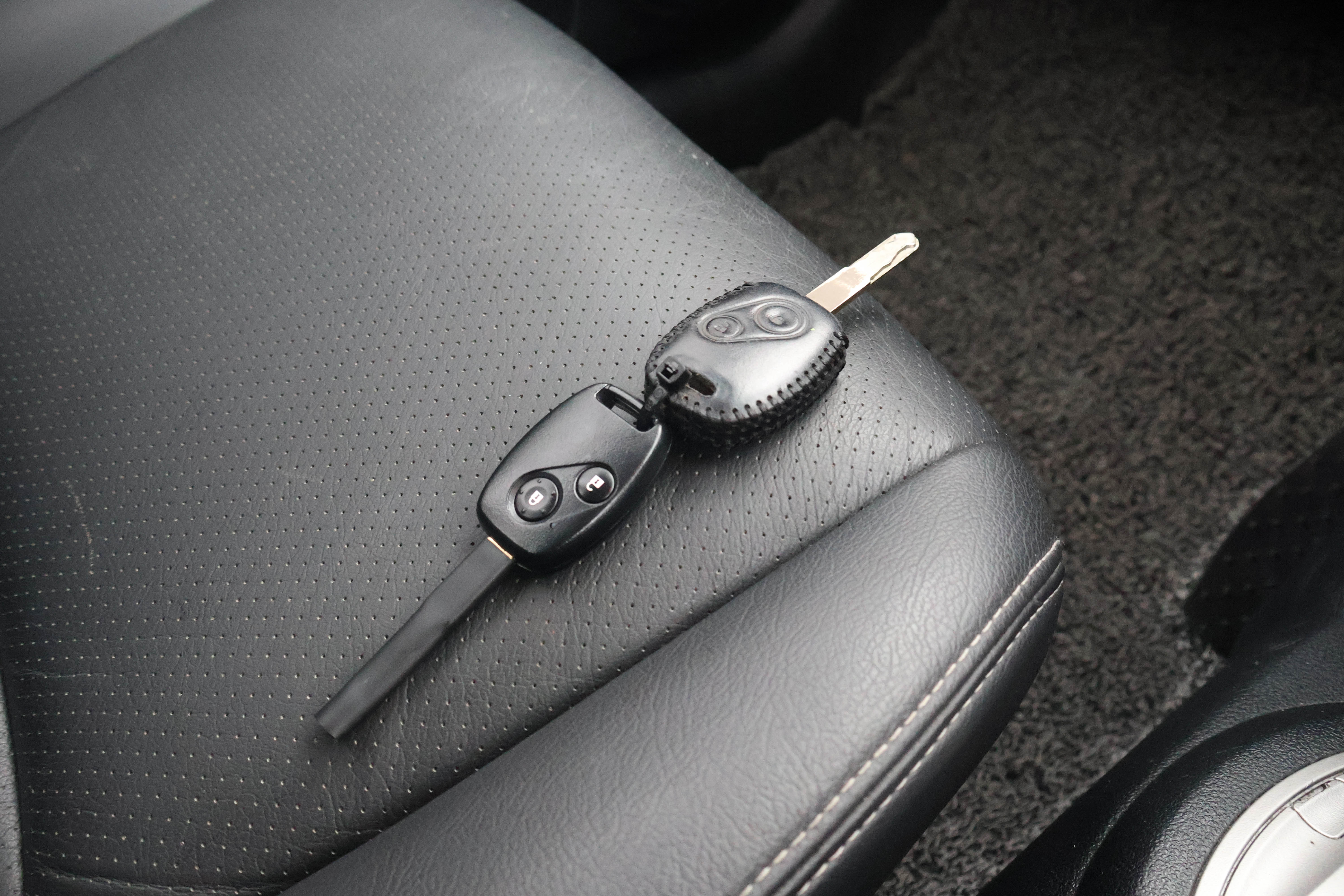 2014 USED HONDA MOBILIO SV 1.5 CVT MRHDD4870FP000001 SMA2573R