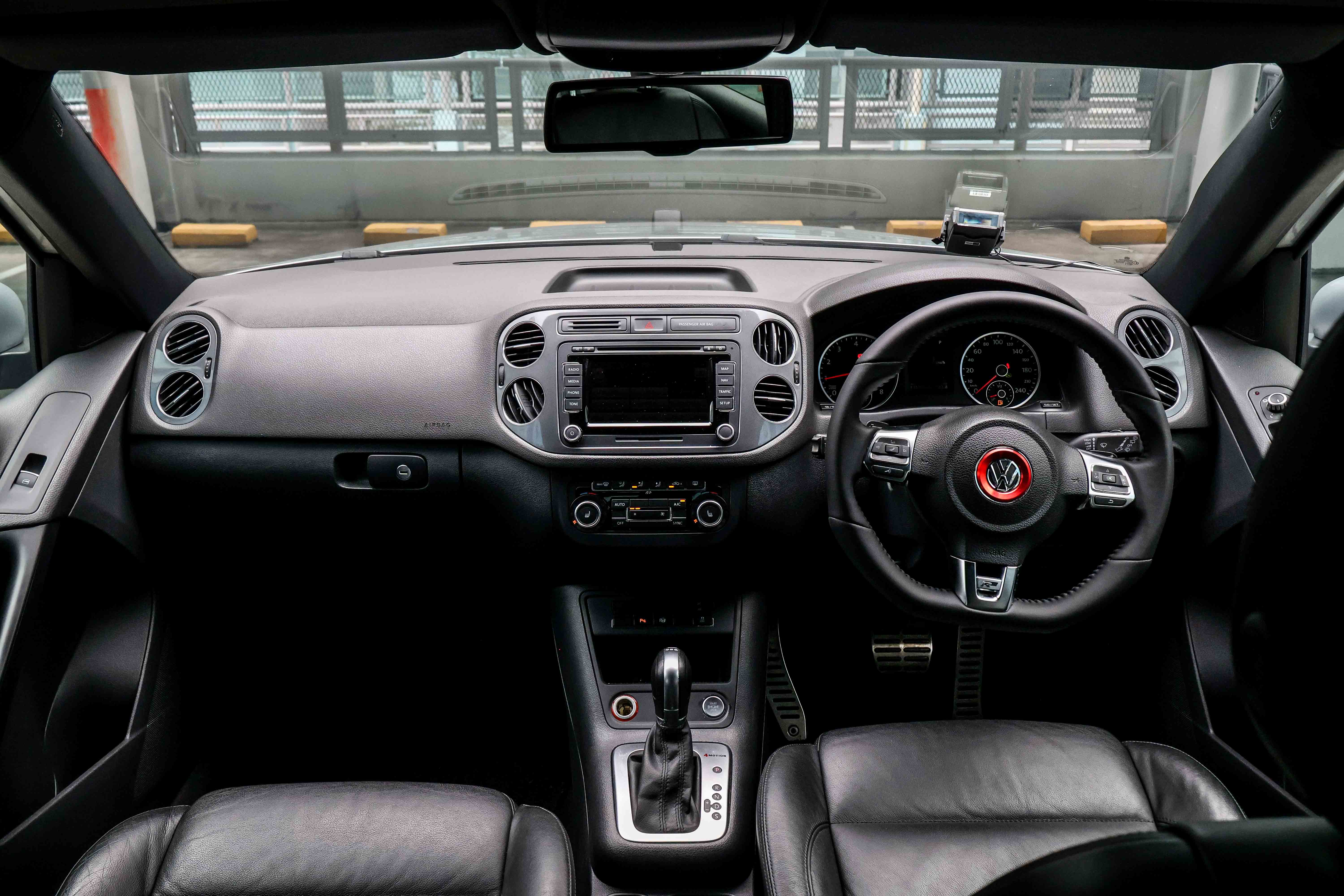 2014 USED VOLVO V40 D2 A/T ABS D/AIRBAG 2WD YV1MV845BF2204559 SKR861G