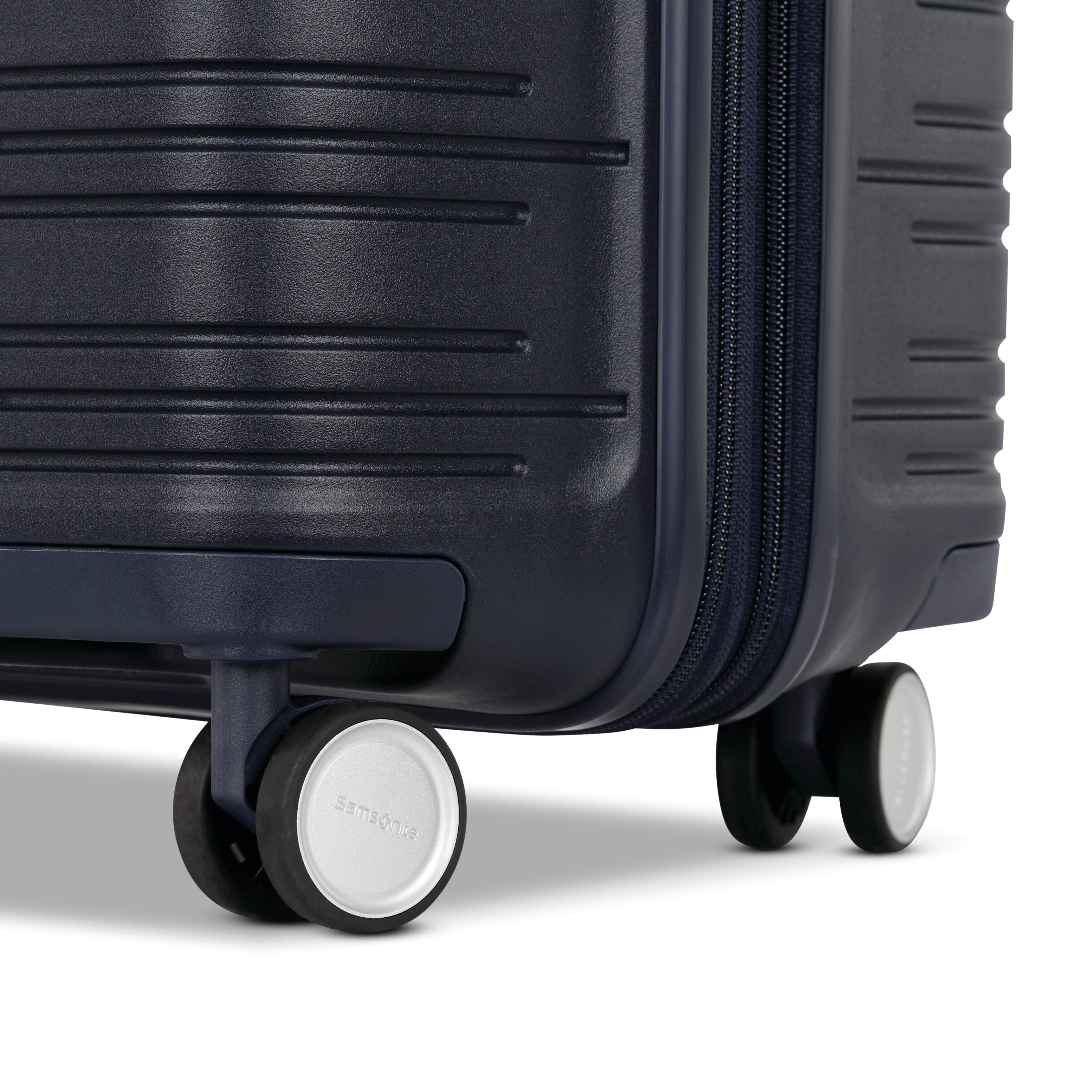 Samsonite Elevation Plus Medium Glider Spinner